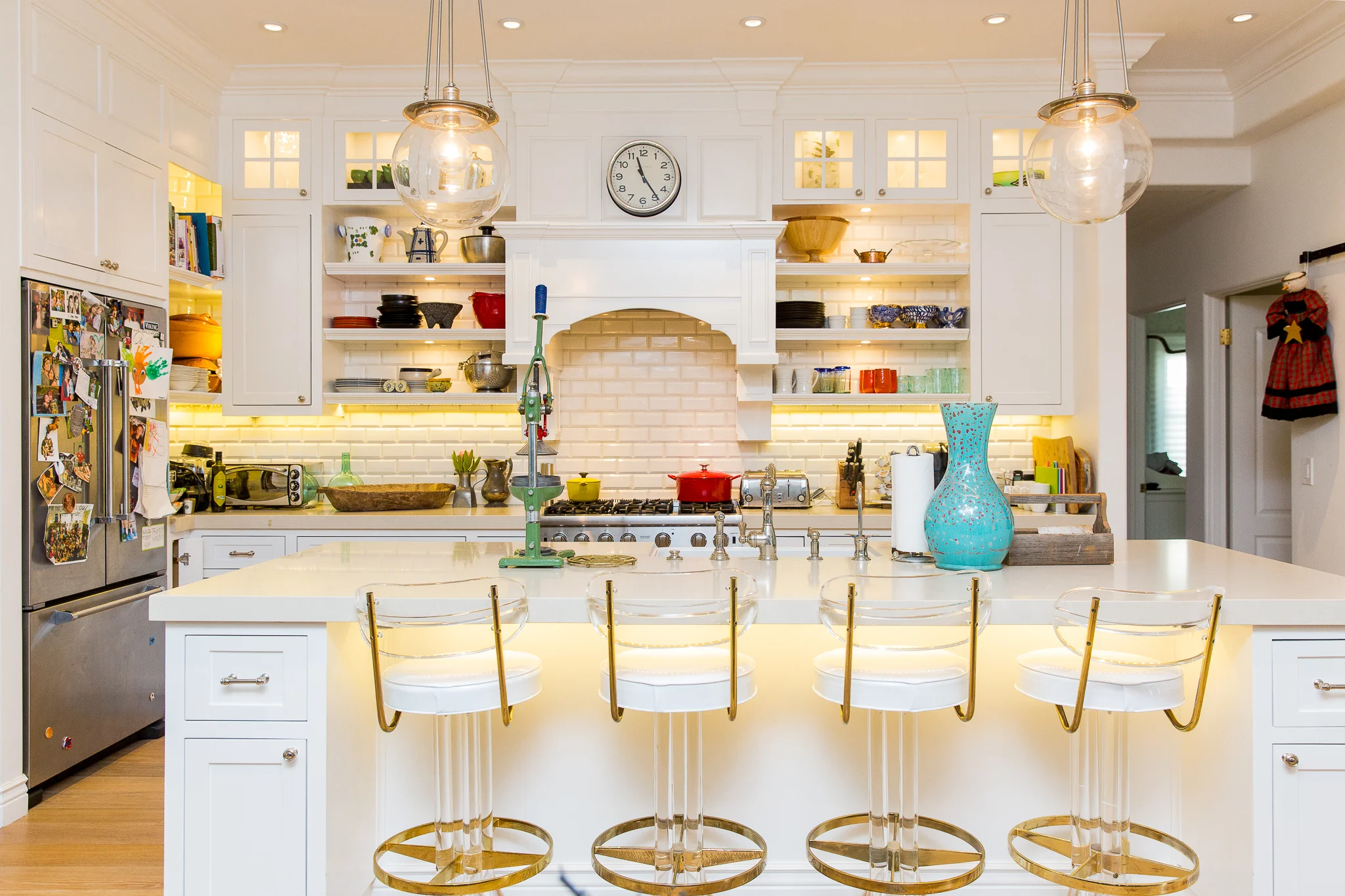 Modern Appliances & Accents