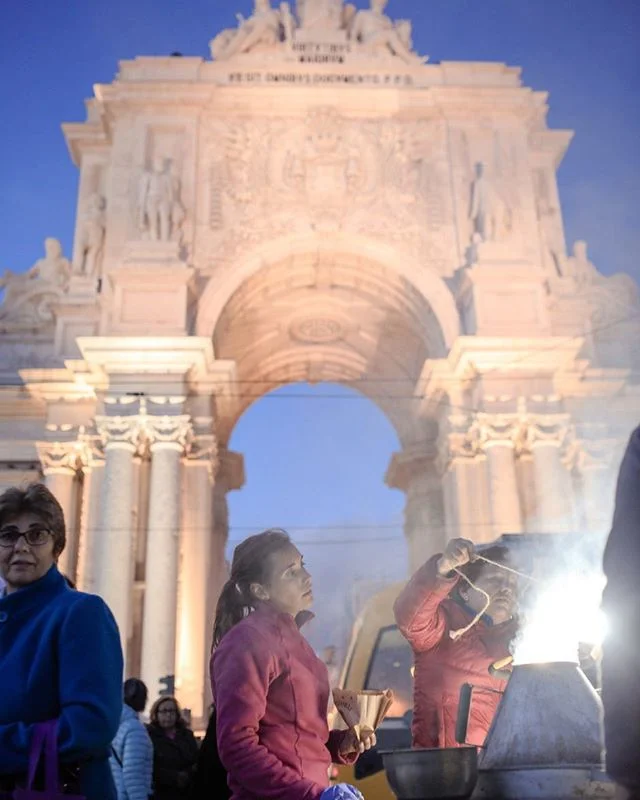 Chestnuts by the water.  #hour10 #lisbon #72hoursinportugal with @ronaldfloresphotography