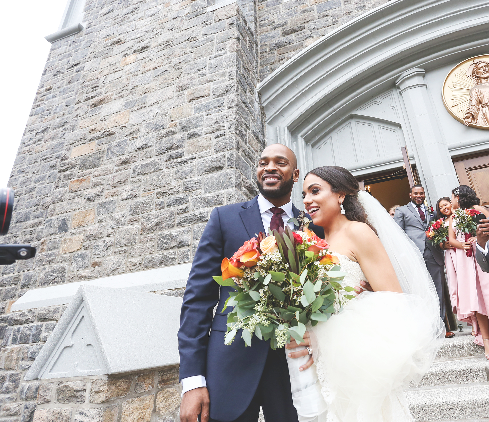 outdoor wedding  bride and groom photography 