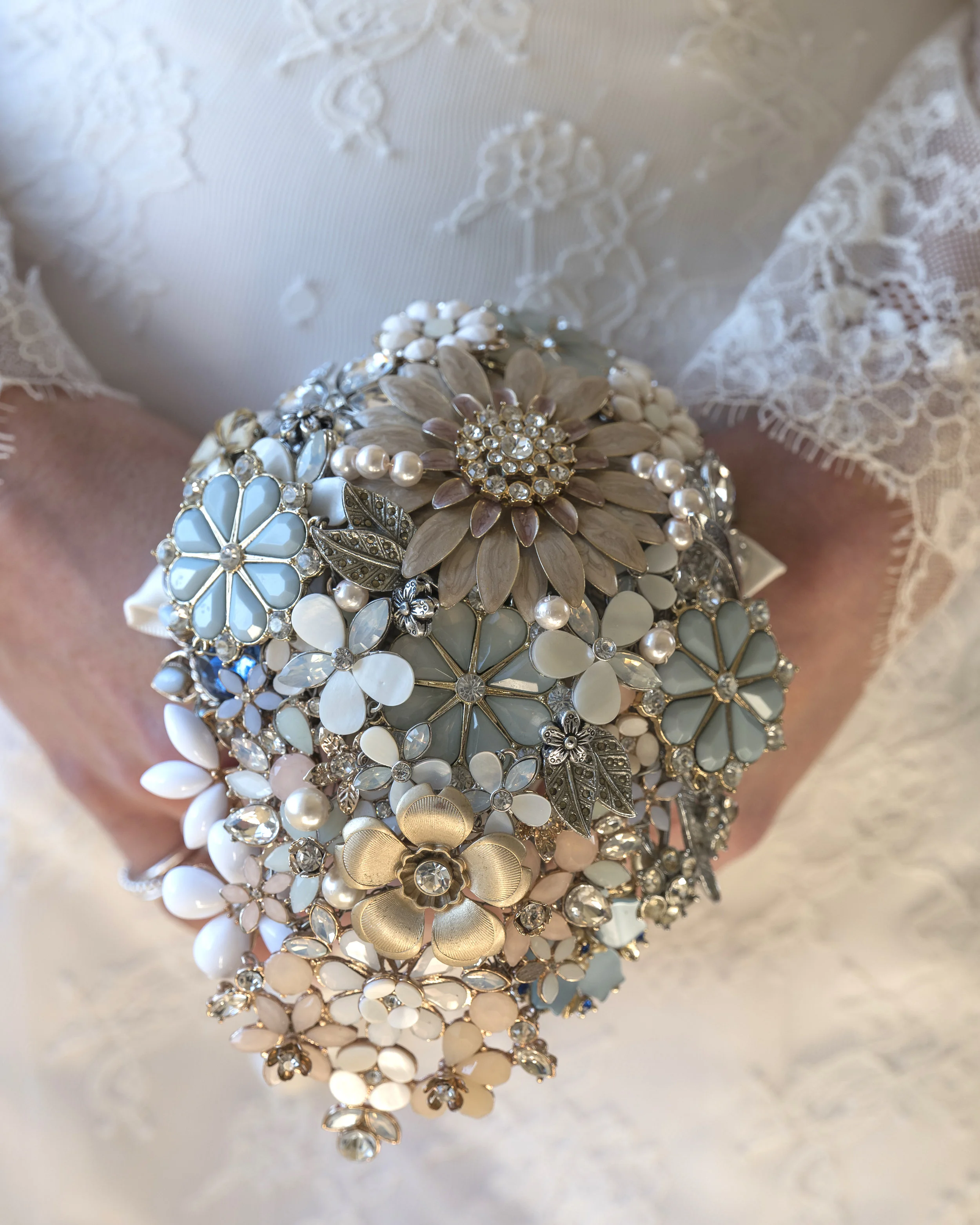 Should I carry a brooch bouquet at my wedding? — Elsa Rose Boutique