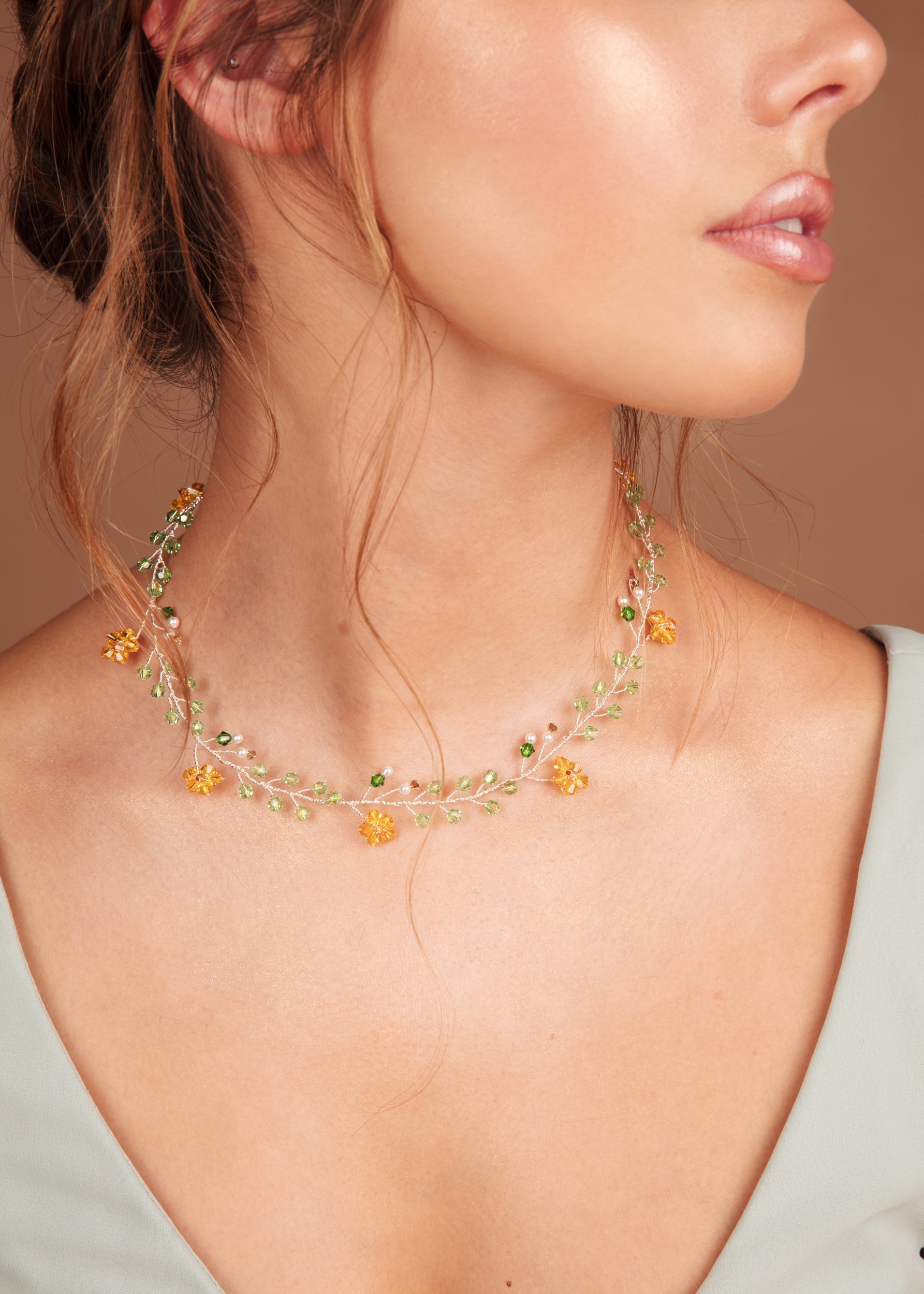 The Wreath necklace in Spring