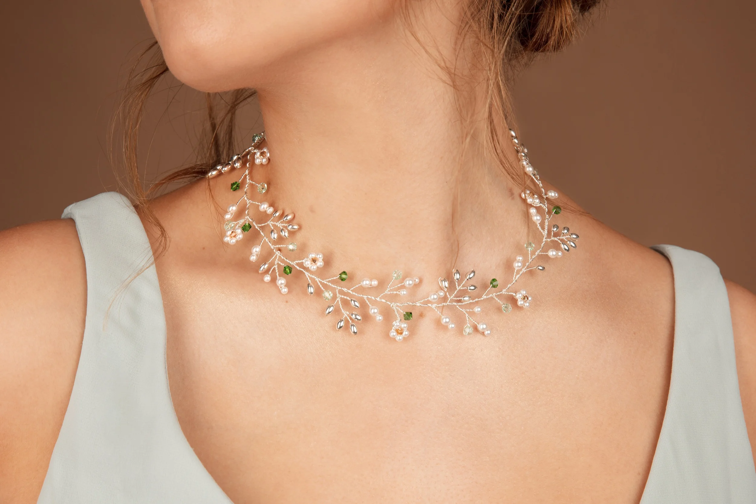The Daisy Chain in Daisy White
