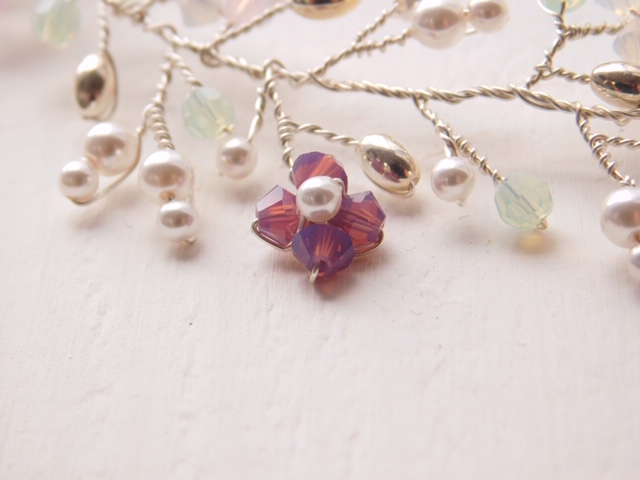 Colourful accessories for pastel wedding colour schemes