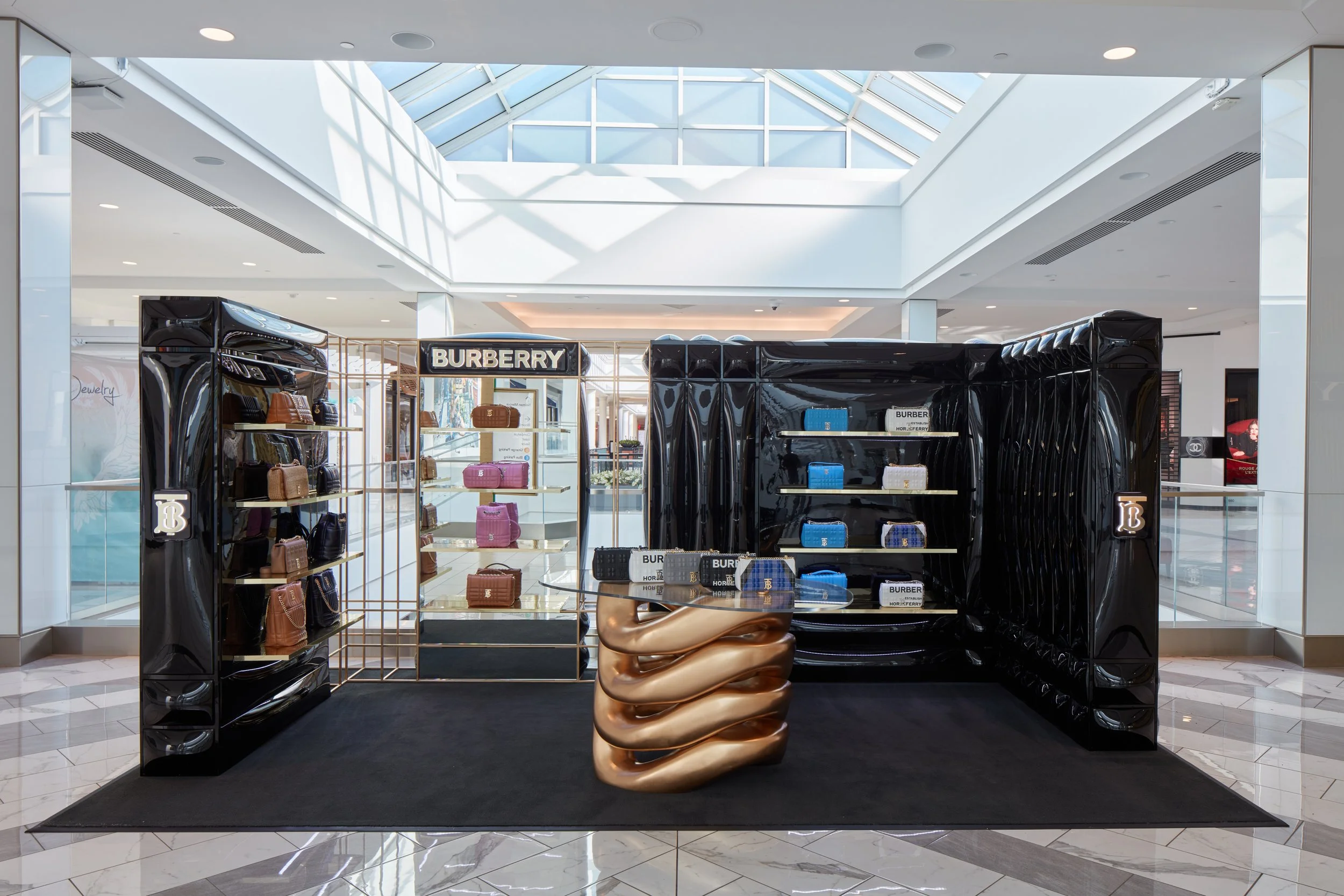 Copy of Burberry_2022_SS_KOP_2160_HDR.jpg