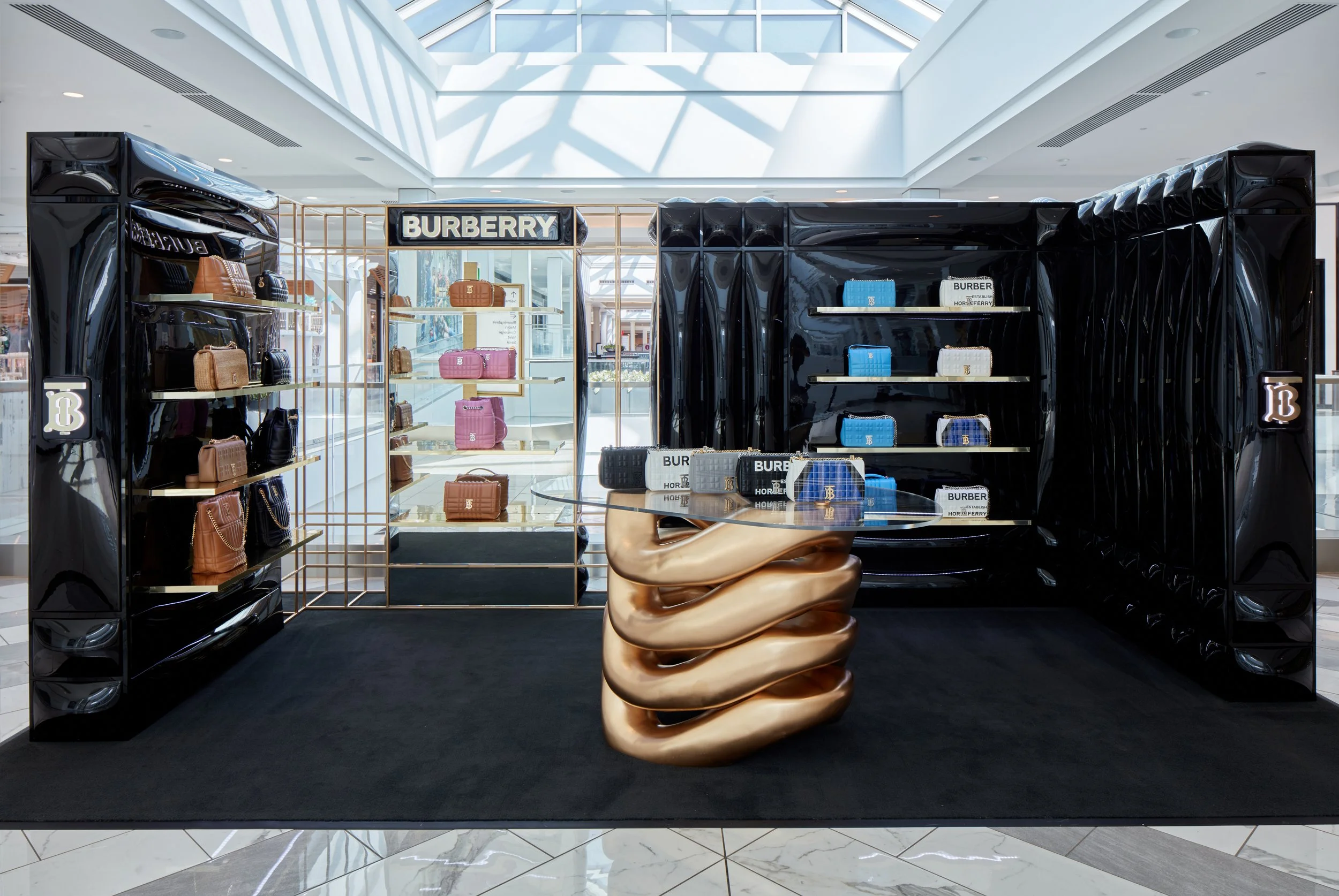 Copy of Burberry_2022_SS_KOP_5642_HDR.jpg