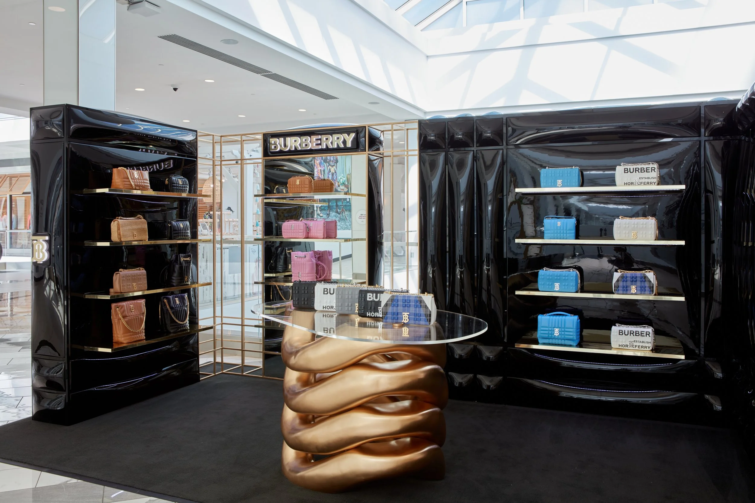 Copy of Burberry_2022_SS_KOP_5676_HDR.jpg