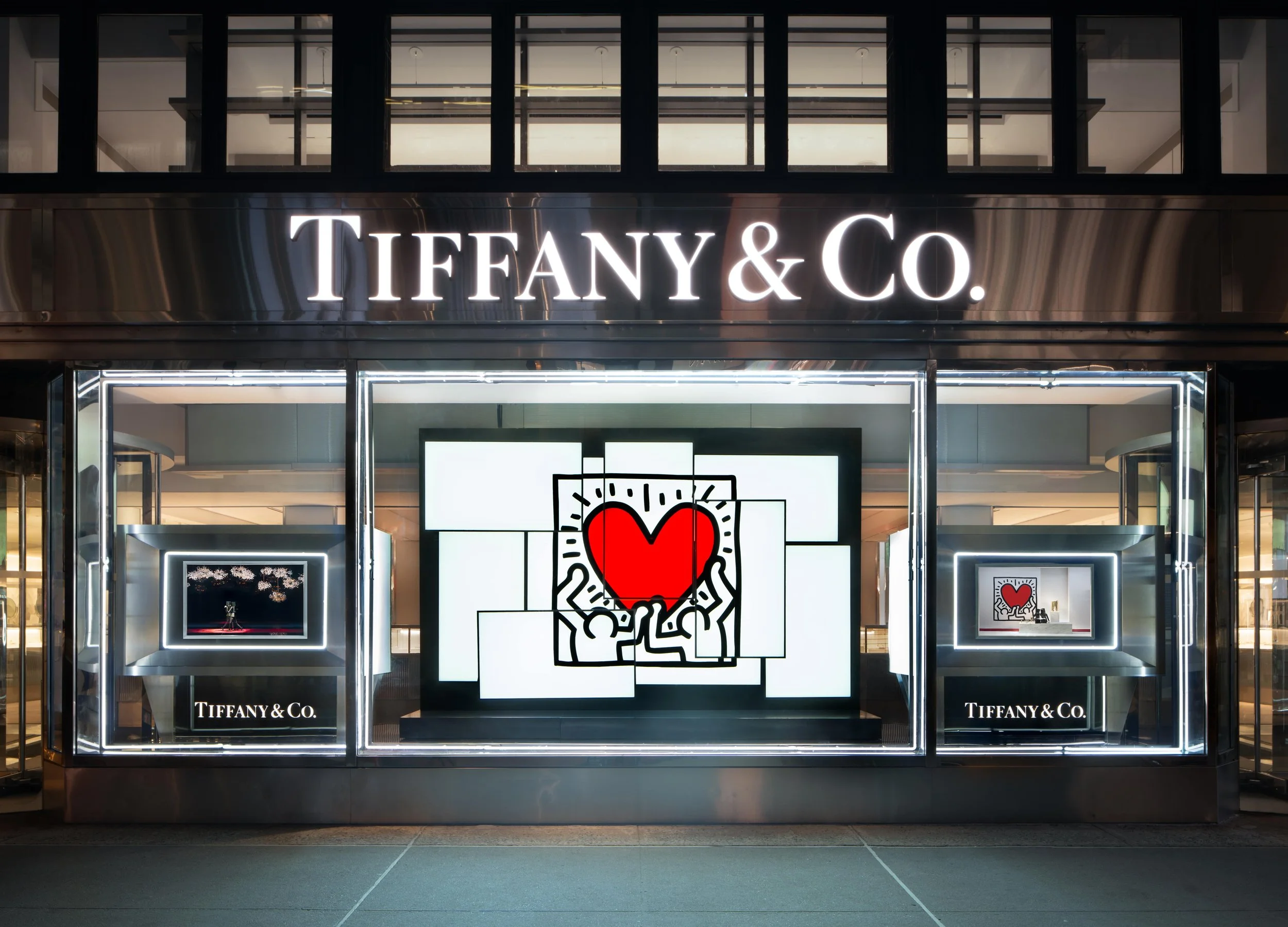 20220208RZehavi_tiffany_LOVE_windows_01-min.jpg