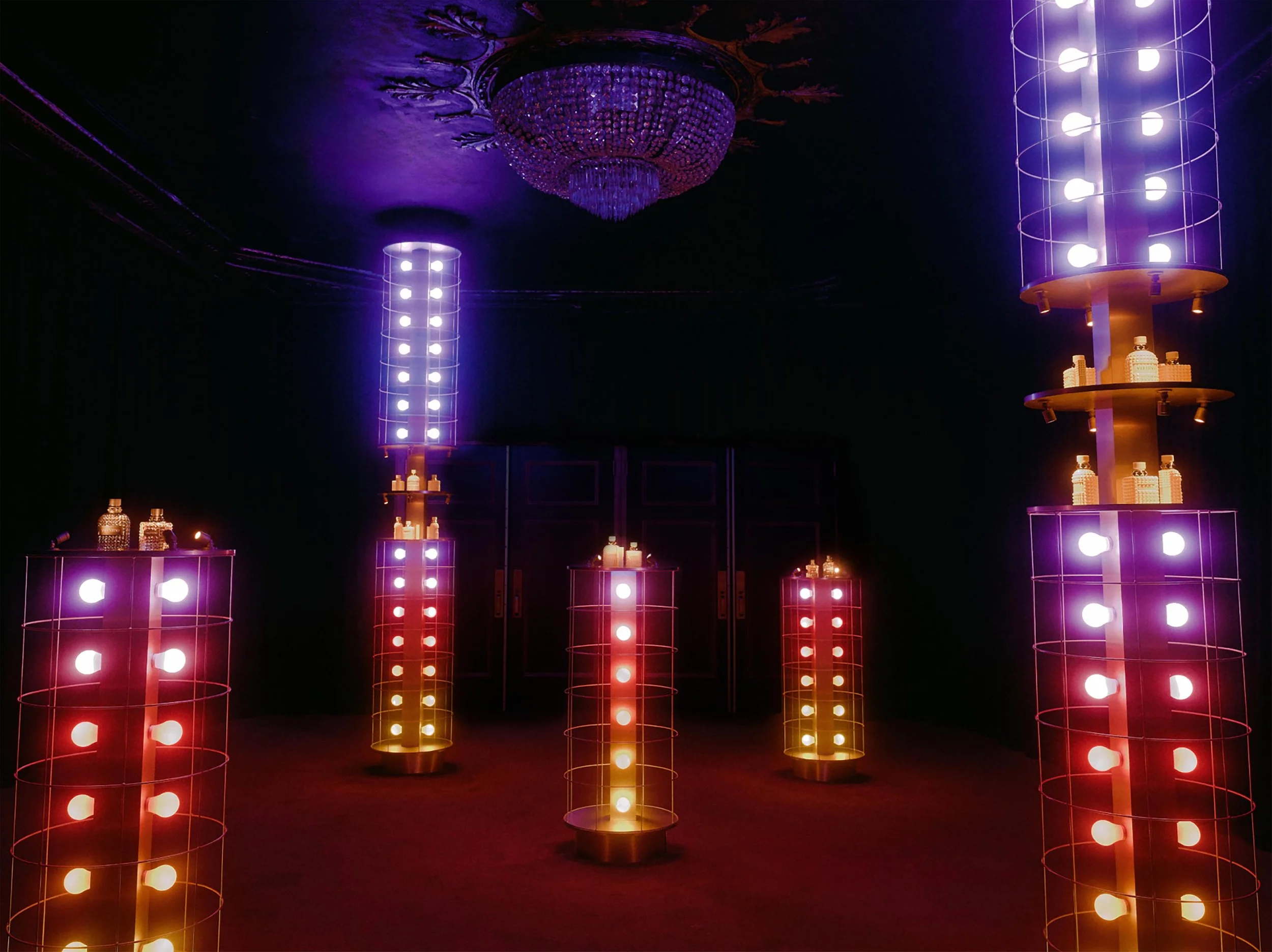 R2_4096x_2.jpg