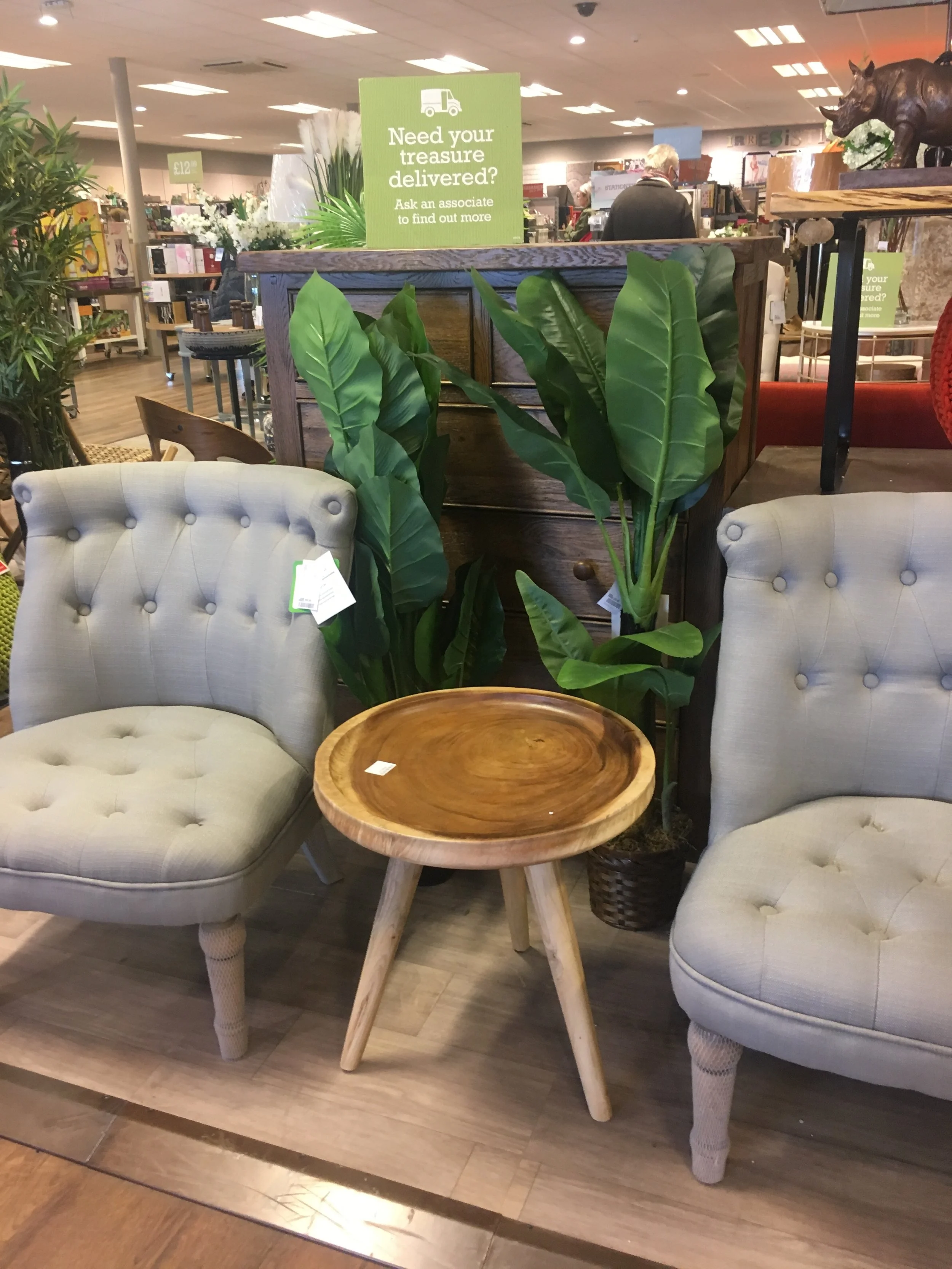 {INTERIOR DECOR} FAUX FOLIAGE AT HOMESENSE , IT'S OK TO FAKE IT