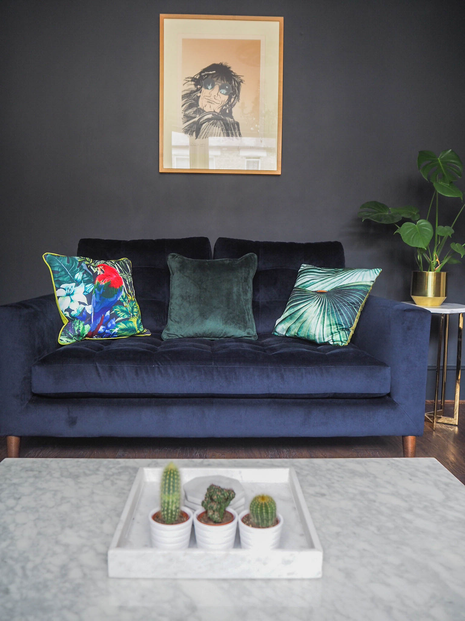 Cushion Update: A Wayfair home experts campaign in collaboration with Dutch Decor.