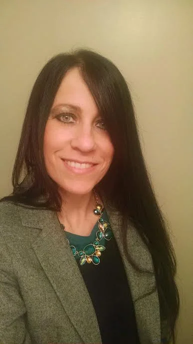 Rachelle Dene Poth (@Rdene915) French/Spanish Teacher
