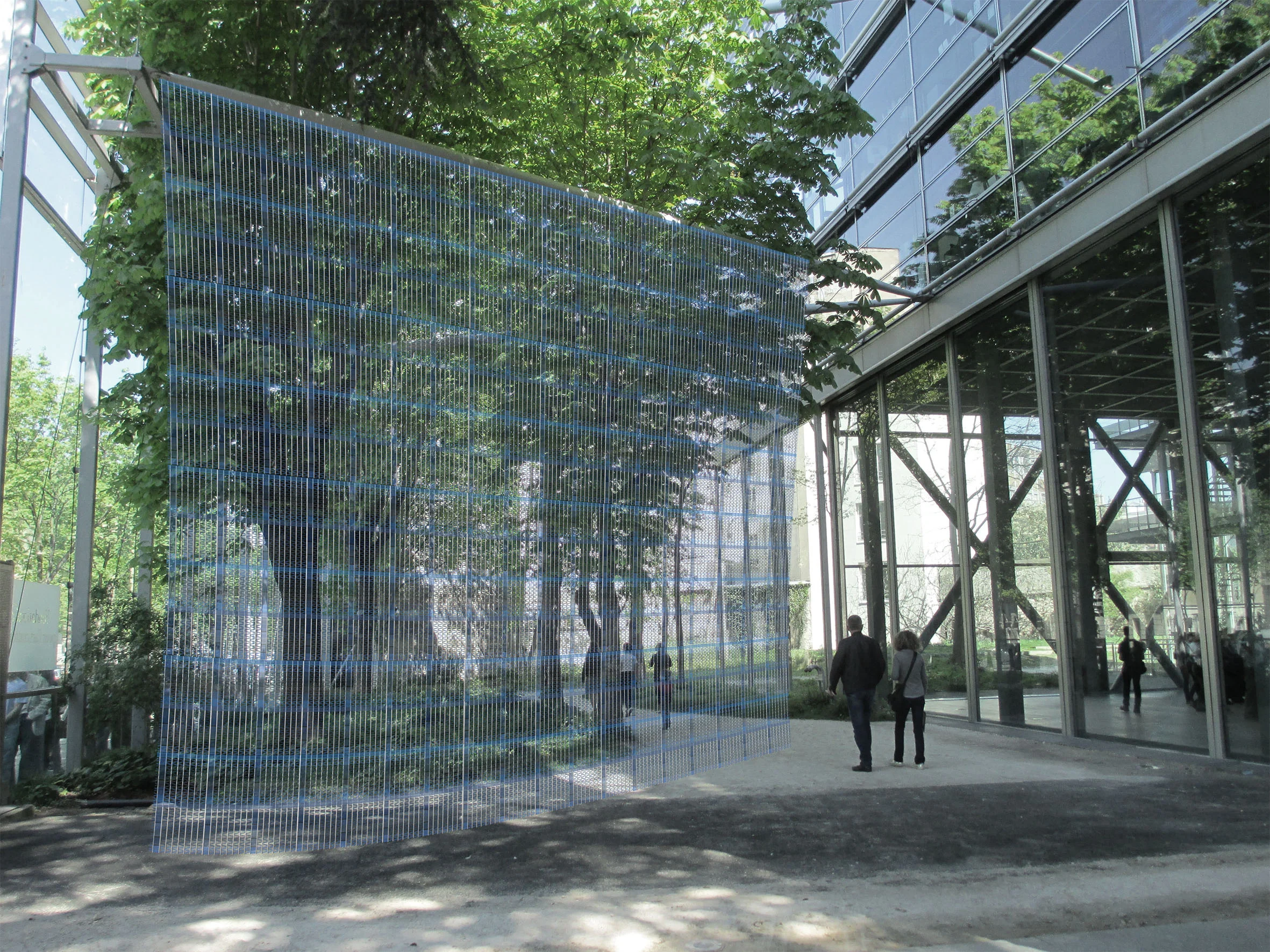 Visualisatiion of textile idea in the garden space at the Fondation Cartier (2013)