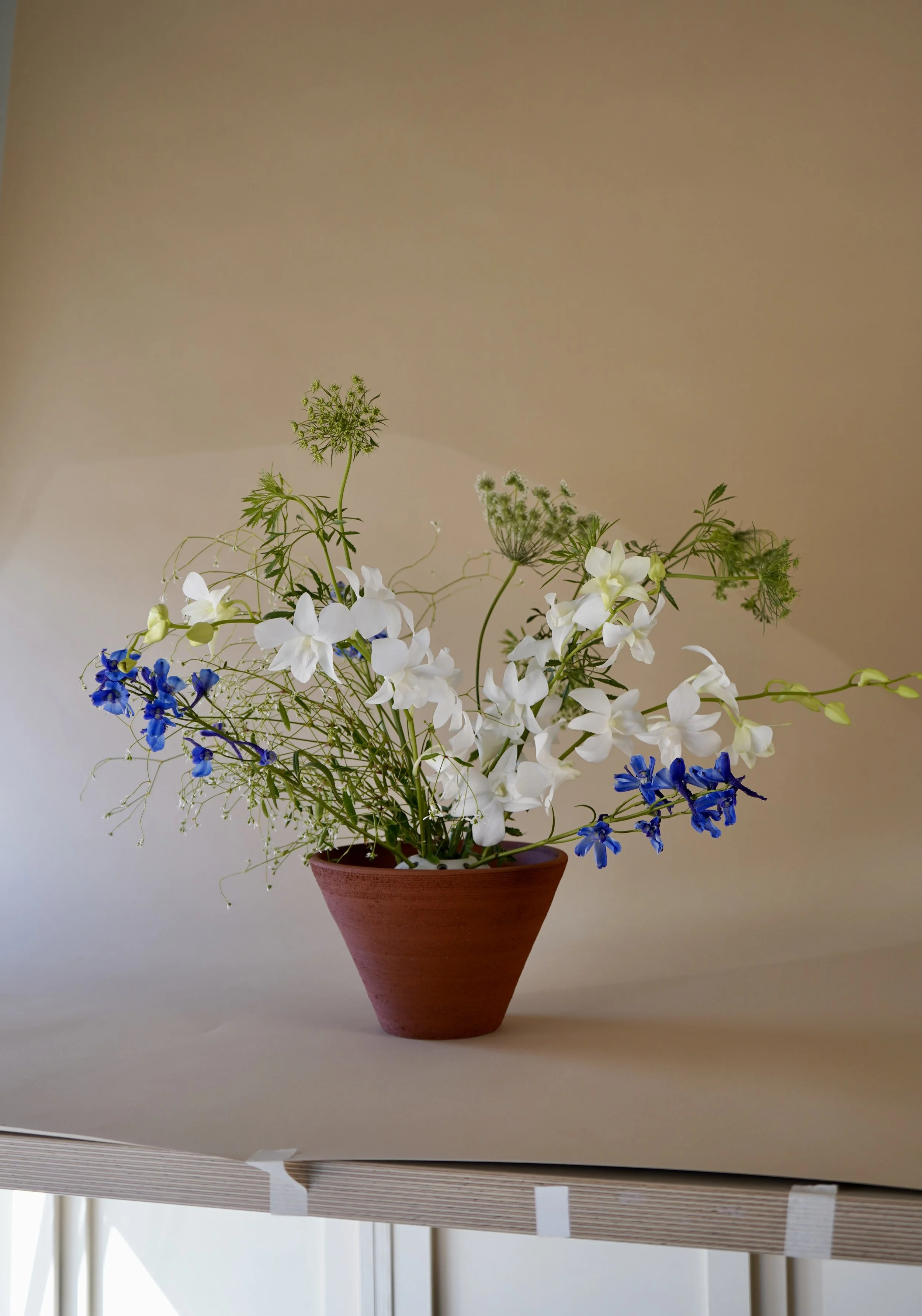 ikebana flower frog vase