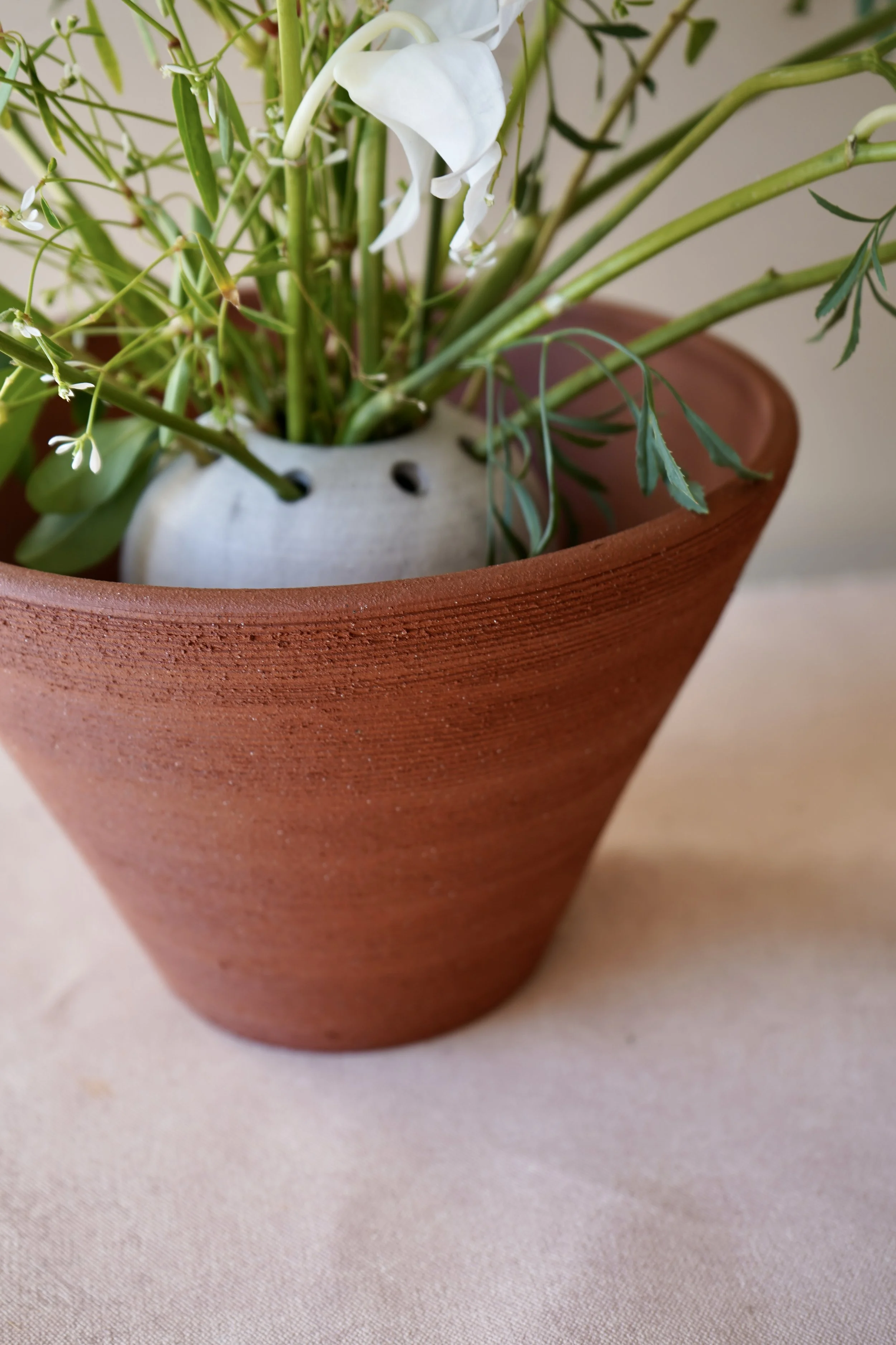 ikebana flower frog vase