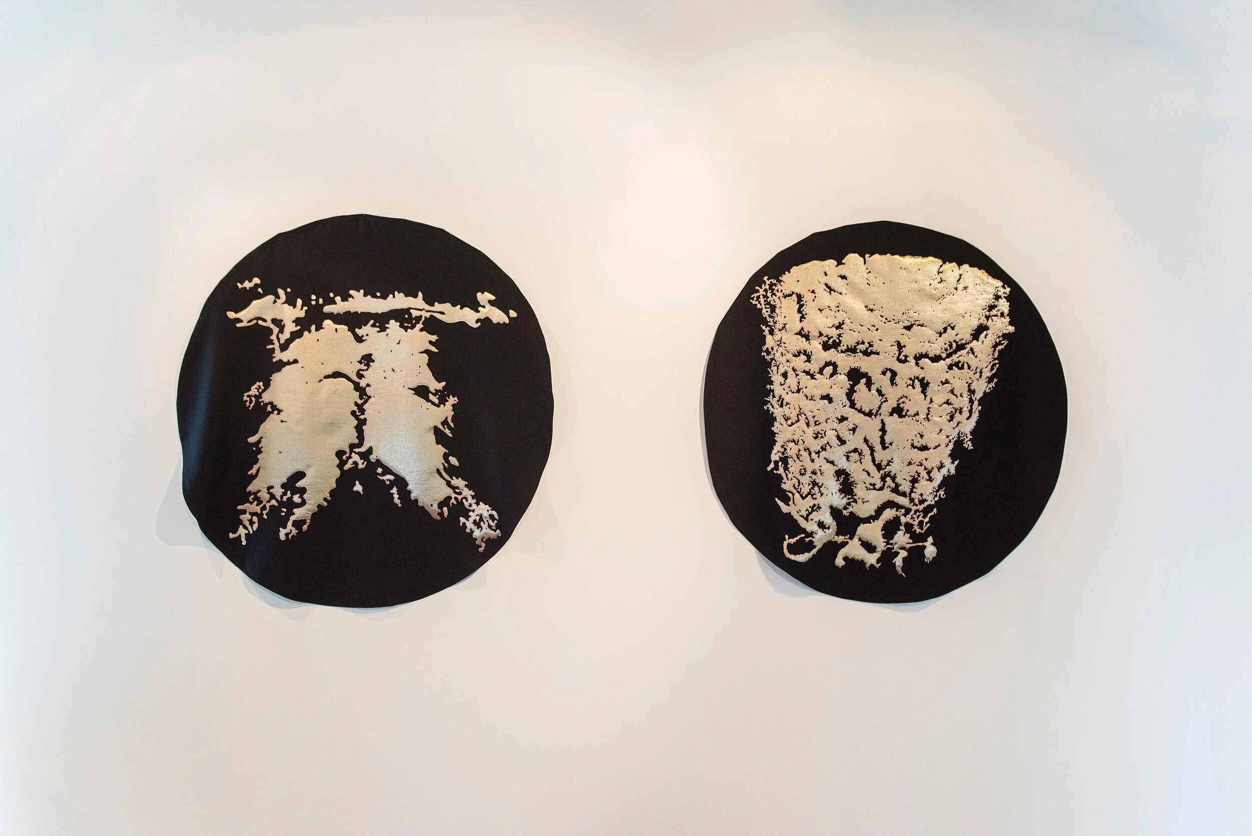 We will remember who we are & We will persist 2018 Cotton embroidered hand cut lamé on wool silk cloth photo: Nicola Bailey