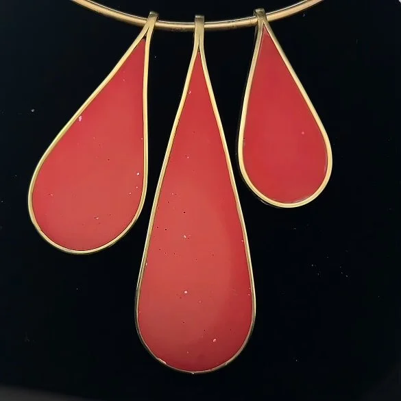 Tomato raindrop choker