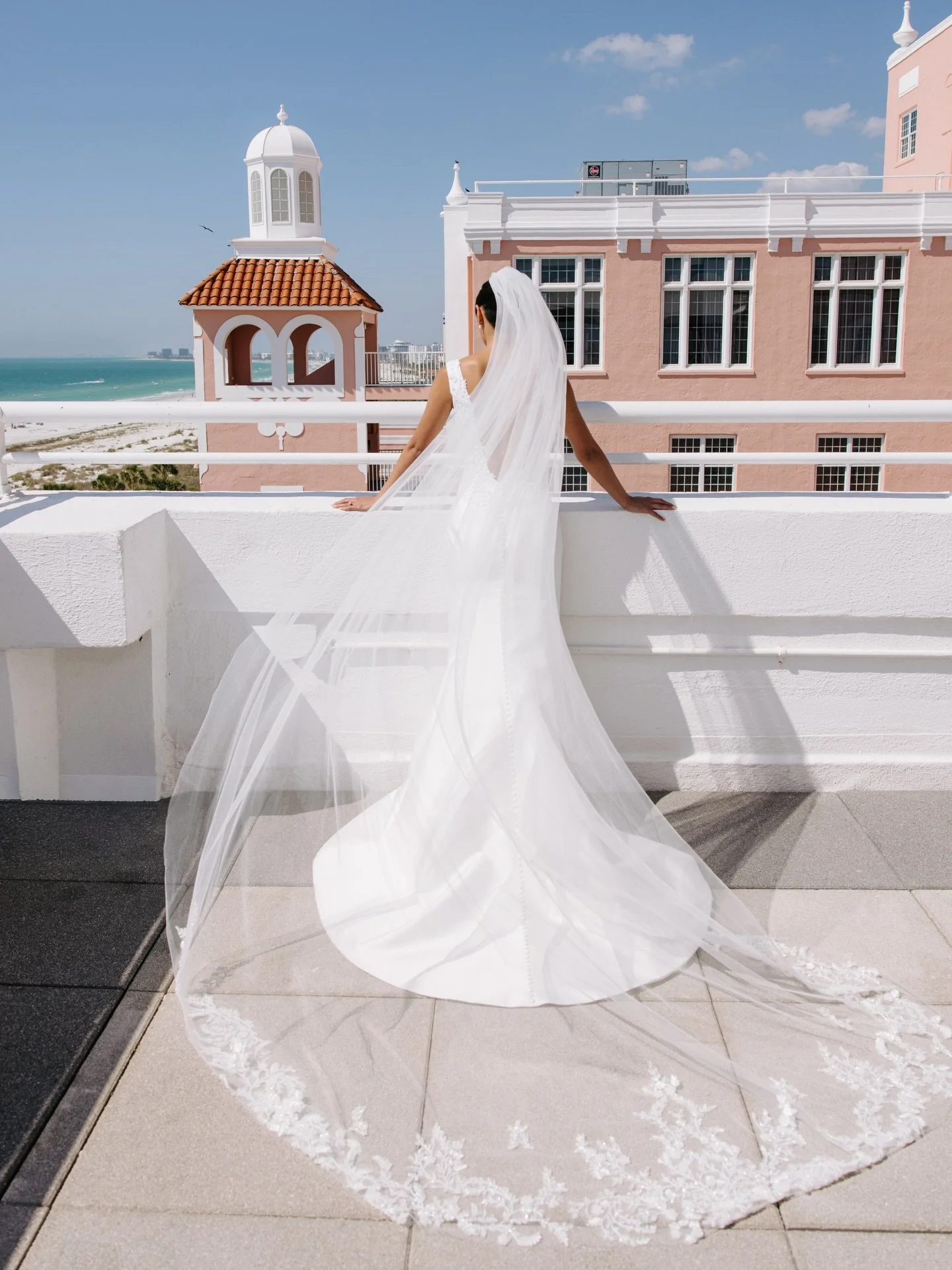 When I tell you the best photos are the ones unplanned. We had a few extra minutes before the first look so Sabrina and I ran to the rooftop. We had literally 4 minutes and got the most iconic bridal portraits! All we can ask for is a bride who trust