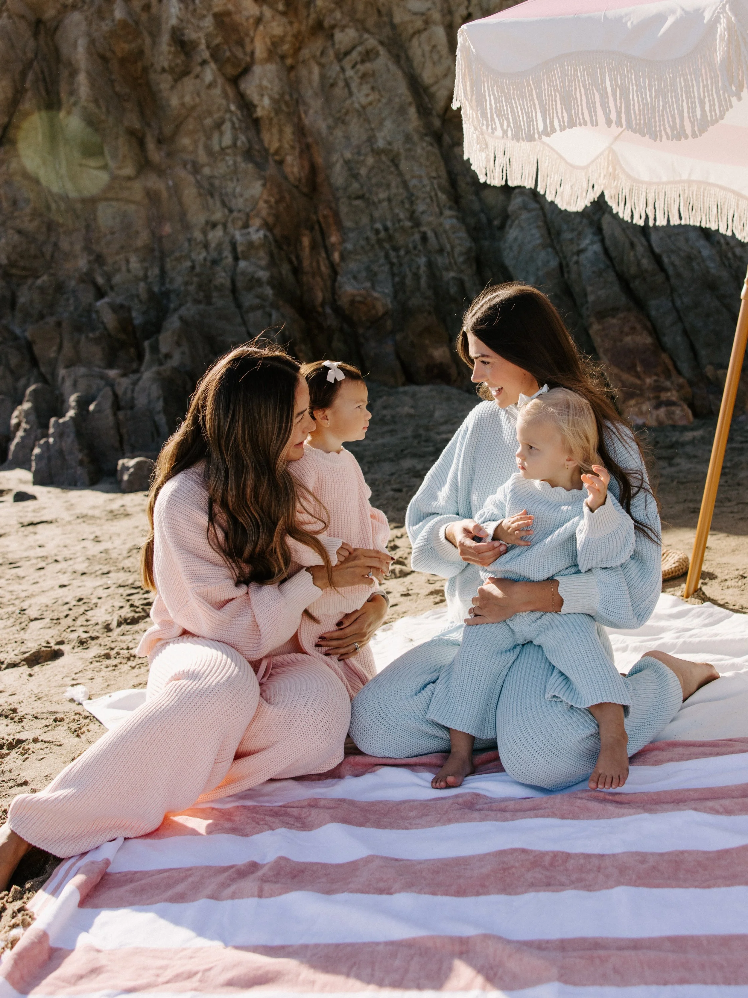 The perfect time of year to share the cutest new mommy and me brand @shiki 🌺 mix of digital + film | shot in Laguna Beach! Happy Mother&rsquo;s Day! 

#lagunabeachphotographer #californiaphotographer photographer for brands based in Florida but trav