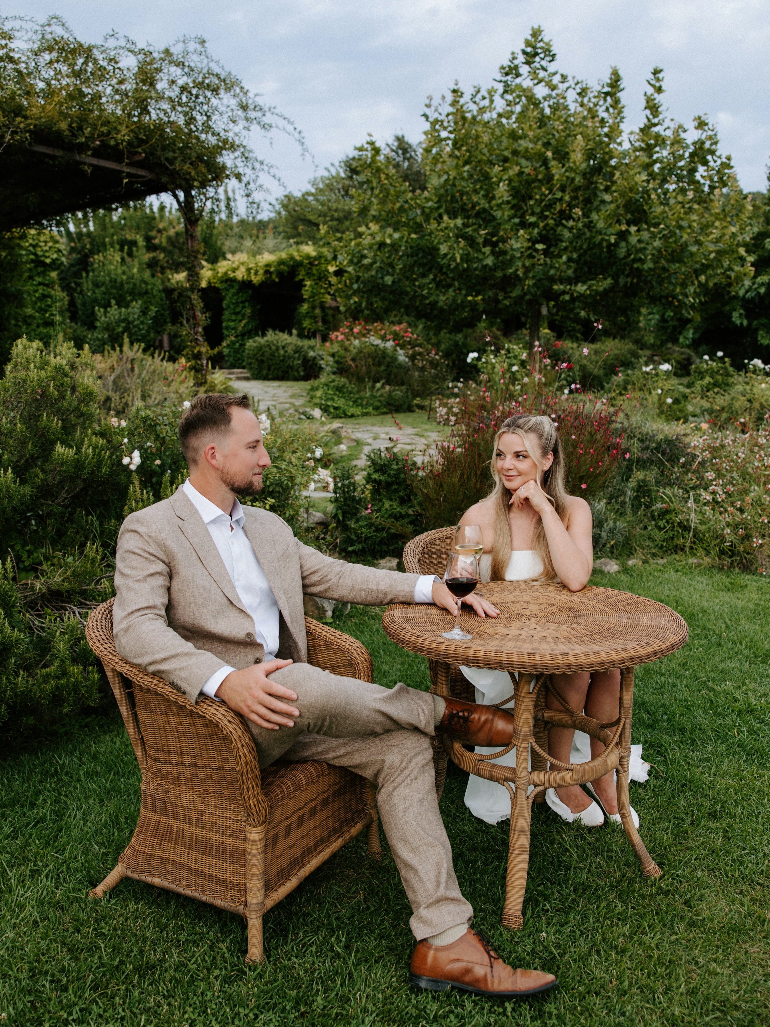 An Italian welcome party shot on 35mm film + digital! Yes you should add on your photog for the night before too 📸🍷

#italyweddingphotographer #destinationweddingphotographer #2026bride #2027bride Italy wedding photographer, destination wedding pho