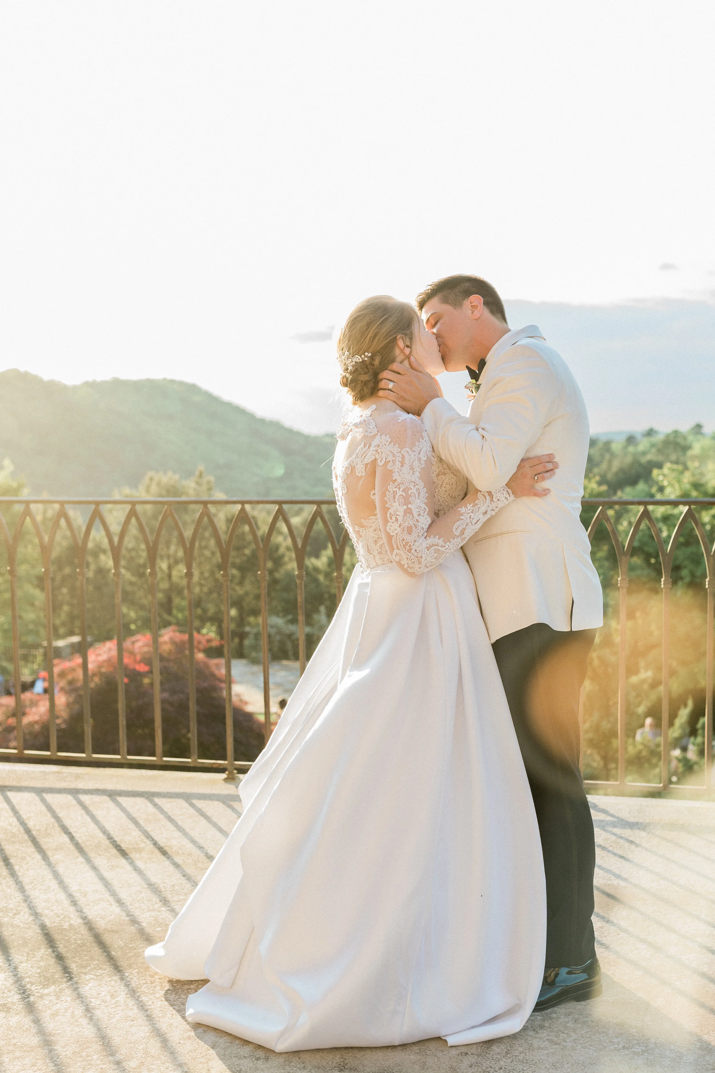 Romantic garden wedding at Goodwin Manor in Little Rock, Arkansas. Wedding photography by wedding photographer Natalie Smith