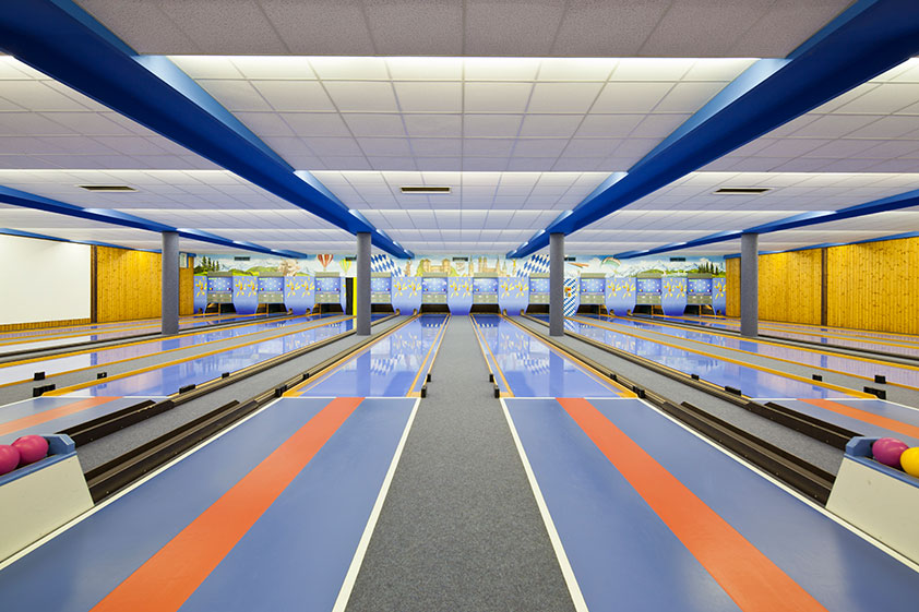 vintage-bowling-alleys-robert-gotzfried-6.jpg