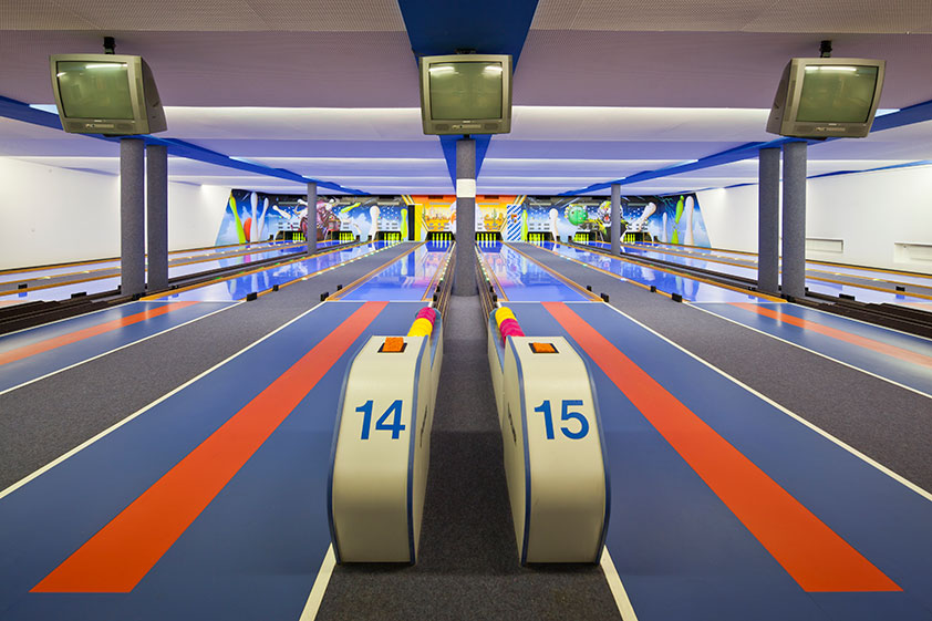 vintage-bowling-alleys-robert-gotzfried-5.jpg