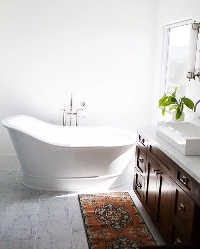 Doesn&rsquo;t this look like a nice place to unwind after a long Monday? We just completed this remodel for amazing clients and are excited to share! #mathewlloydhomes 📷 cred: #courtneybelmontes