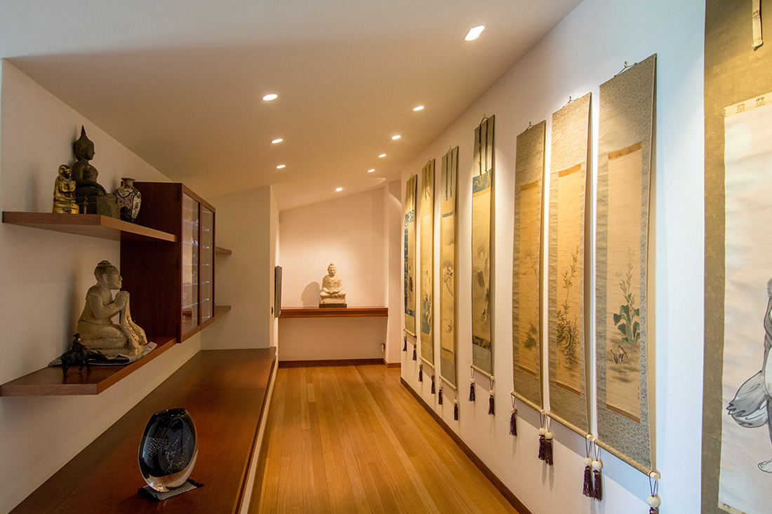 Luxury-Accommodation-New-Zealand-Split-Apple-Retreat-Asian-Art-Gellery.jpg