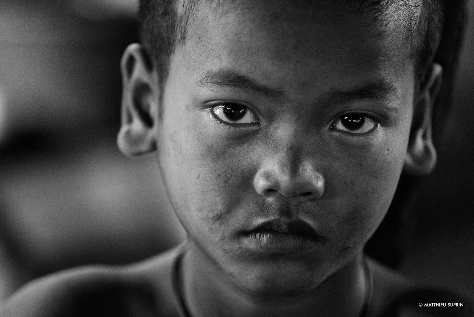 matthieu_suprin_le_grand_frere_enfant_cambodge_asie_nb_web.jpg