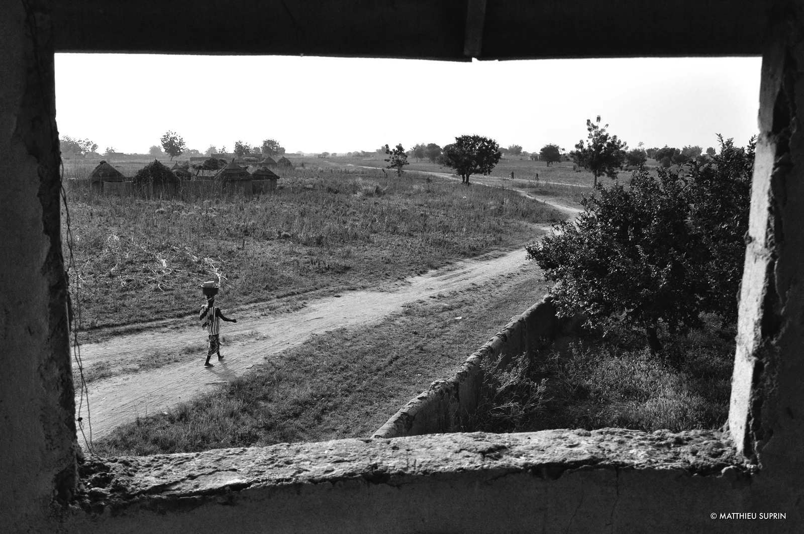 matthieu_suprin_le_village_paysage_burkina_faso_afrique_nb_web.jpg