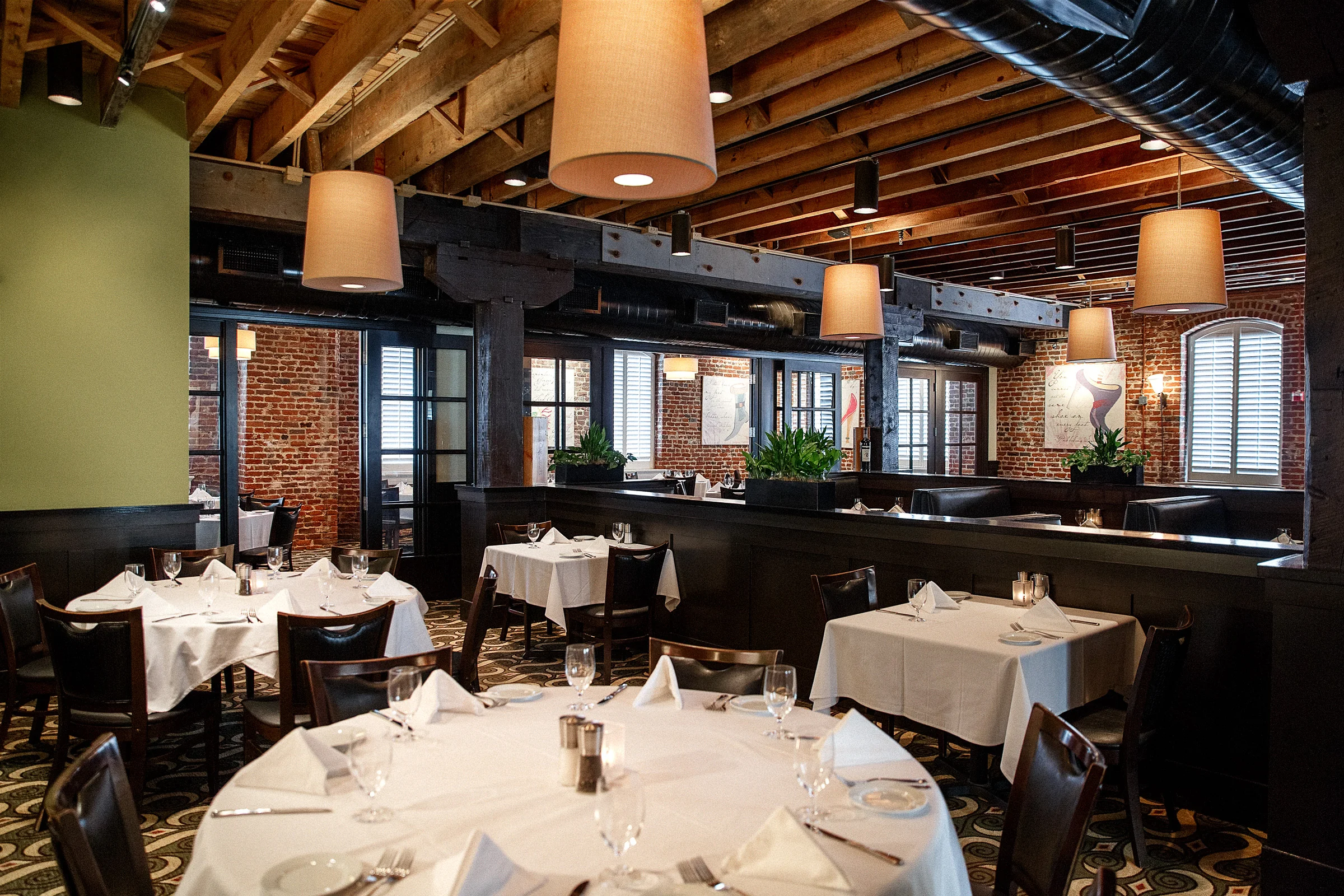 Visit Ila's Chicago For A Restaurant Chicago Experience