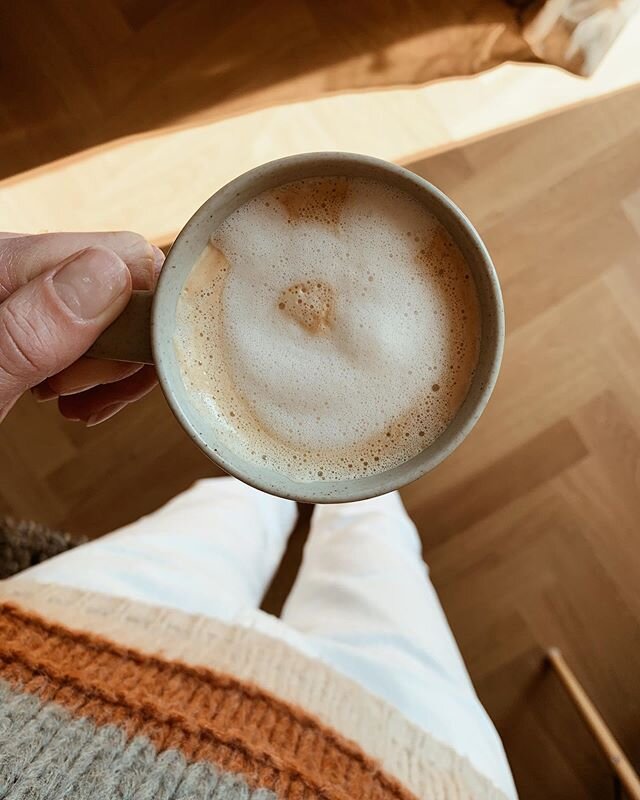 new routines and one that i love a lot. Making coffee in the morning with my love, as we hardly did before because we would go out for our coffees. Here on insta i joke with my lady @adlunam about our latte art creations and we enjoy seeing each othe