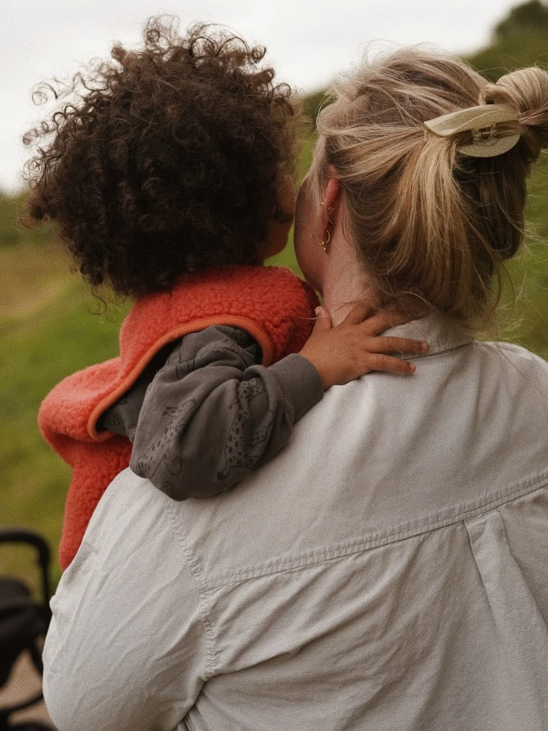 de kleuren veranderen buiten, het zonnetje gloeit nog lekker op je wollen truitje en na het taartje lekker naar buiten. Of ervoor en daarna taart met heel veel dino disco dip 🦖 

dit is de mini sneak preview die ik naar @by_robbie stuurde nadat ik b