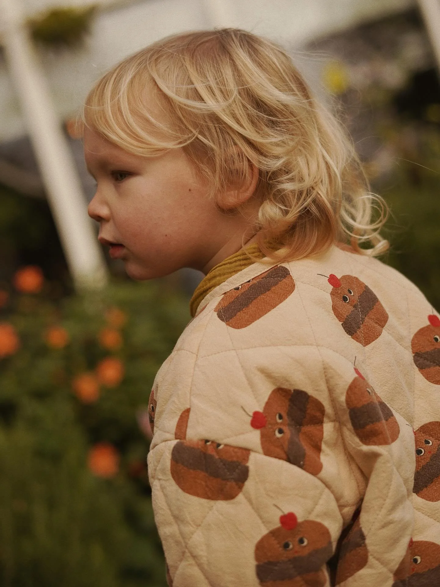 herfstvakantie, een klein deeltje in egmond (en toen griep) 🧡🧡🧡 Altijd even een ommetje naar onze lievelingsplek de nieuw westert. Sla &lsquo;m op, voor lekkers de hele dag door en daar staan die dahlia&rsquo;s nog in volle glorie. #deegmonden #eg