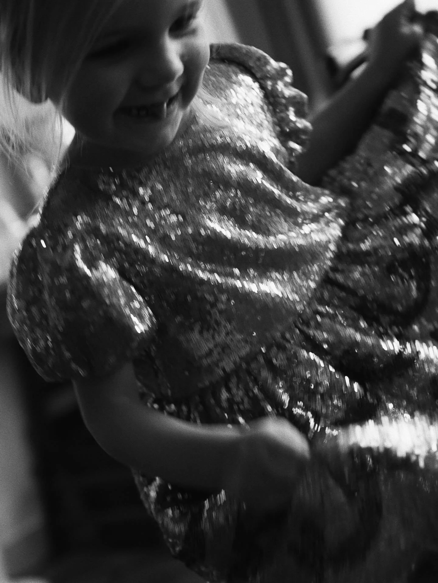 Terwijl er getetterd wordt op de achterbank op oudjaarsdag, blik ik even terug naar de middag van kerstavond. One to remember, maartje en co op de kerst kiek 🎄 nu al zin in volgend jaar. we love tradities &hearts;️ #jollyxmas #xmastraditions #amster