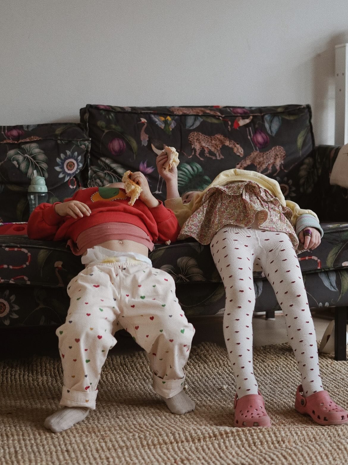 the september project, elke dag een foto uit het alledaagse. de details, zoals je van mij gewend bent. een teeny tiny greep uit ons alledaagse, want je weet het he: hier is ook chaos, puinhoop, snottebellen, slaap en eet weigeraars. Enzovoorts. Maar 