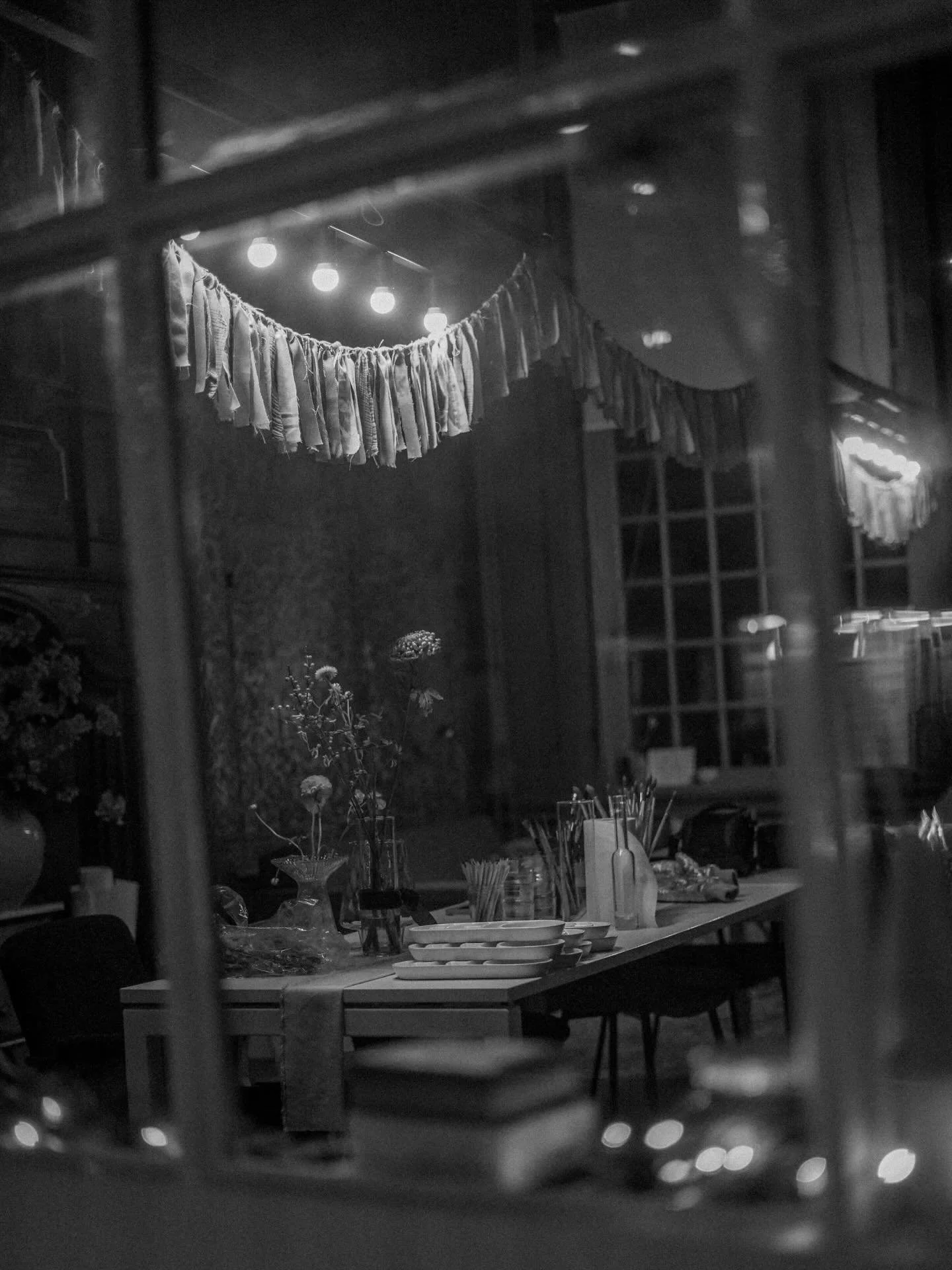 volgens mij heeft iedereen de kerstboom al staan, en dat is speedy huppatee direct nadat de sint weer vertrokken is. ik vermoed dat iedereen heeeel erg behoefte heeft aan lichtjes, warmte, fijne ontmoetingen met bekenden en onbekenden, like minded ni