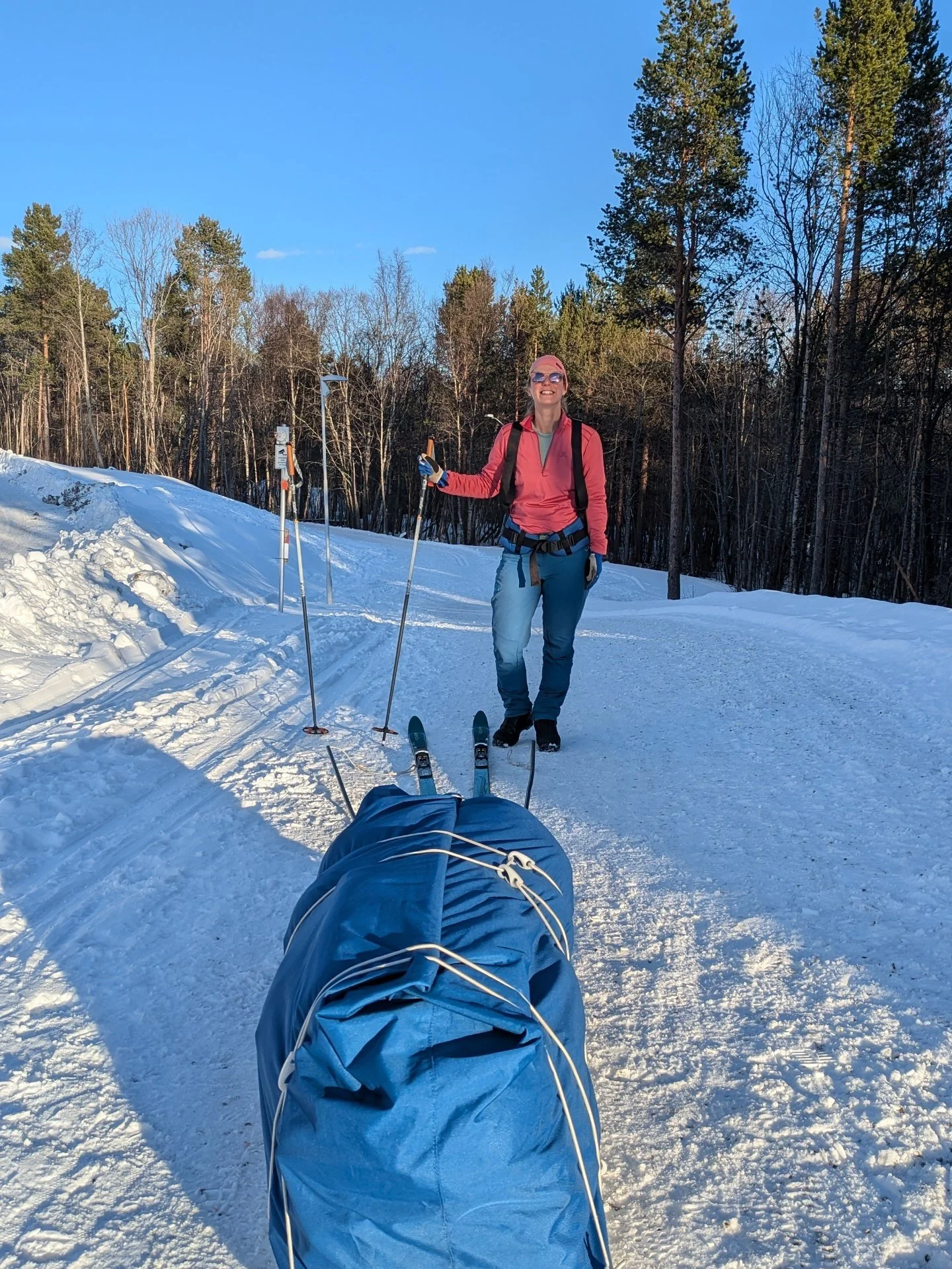 Connaissez-vous @garreau_marion ? Nous vous conseillons d’aller voir ses aventures et surtout de bien suivre ce qui l’attend en 2026 : 50 jours à ski et en solitaire pour rallier le Pôle Sud 🔵 une expédition sportive