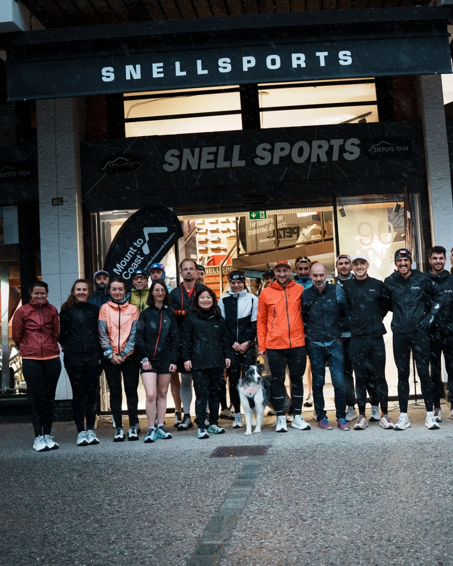 Une sortie du mois de janvier ? Et pourtant non, c&rsquo;est le testing @mounttocoast du 30 mars dernier 🤩 une sortie sous la neige, &agrave; la fra&icirc;che pour d&eacute;couvrir la gamme disponible au magasin 😍
Merci &agrave; tous pour votre par