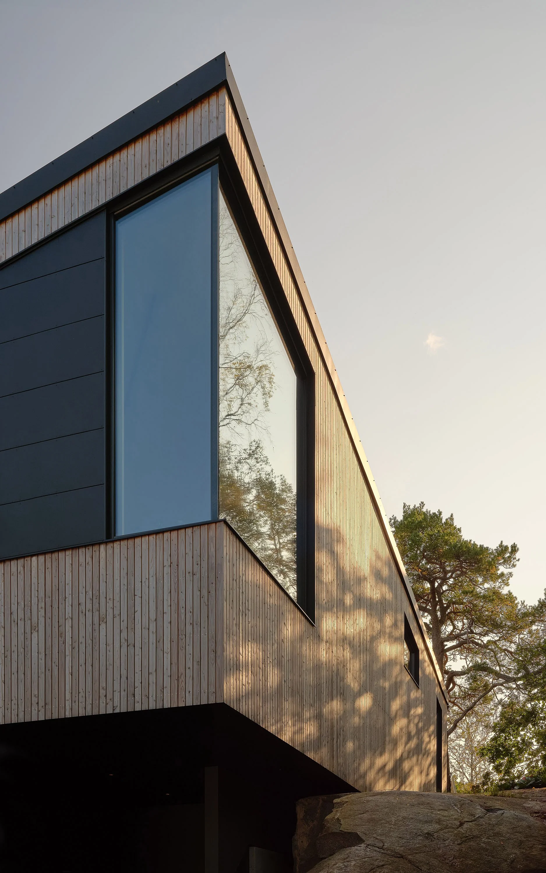 ORTRAUM_TAO_corner on the rocks.jpg