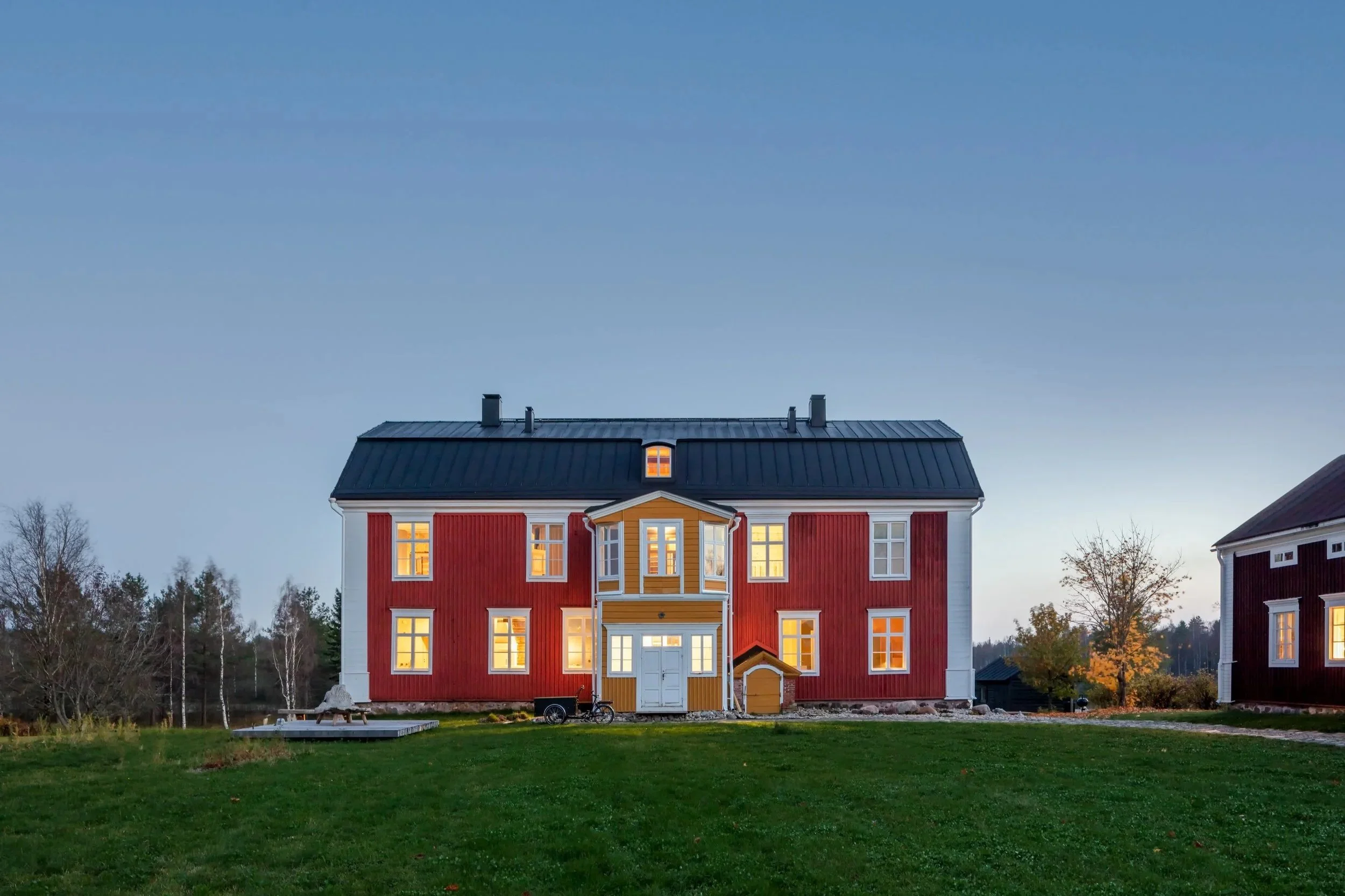 exterior_RCH1180.jpg