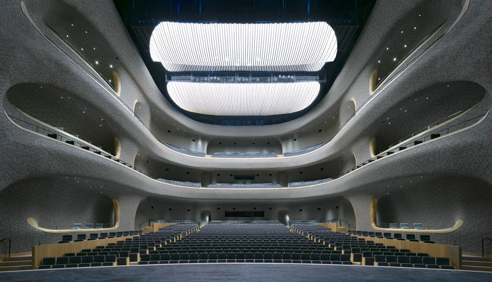 017_Marc_Goodwin_opera_hall.jpg