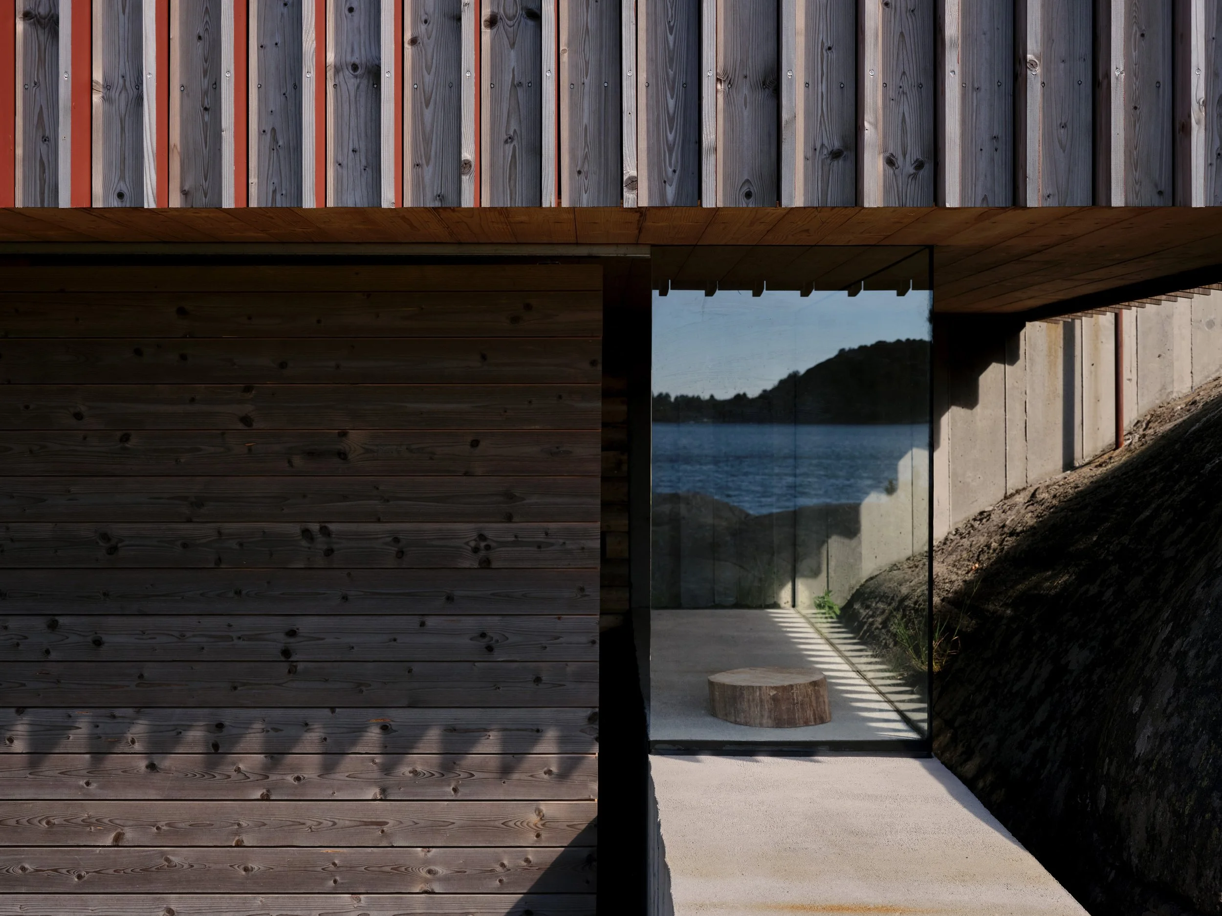 red cabin 1399.jpg