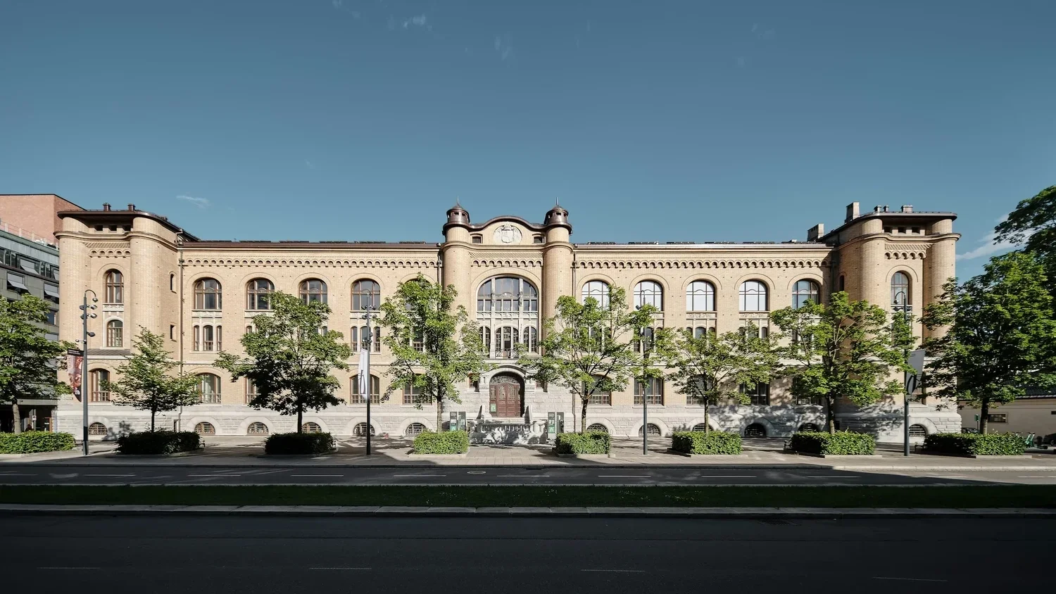 history-museum26Aextra.webp