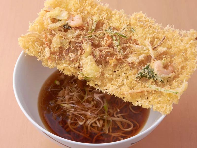 かき揚げ天麩羅蕎麦(温)<br>Kakiage tempura soba <span style="color:red;">(Hot)</span> ($12)