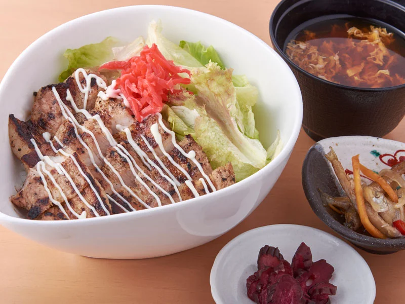 豚の味噌漬け焼き丼<br>Grilled Pork Belly Rice Bowl ($15)