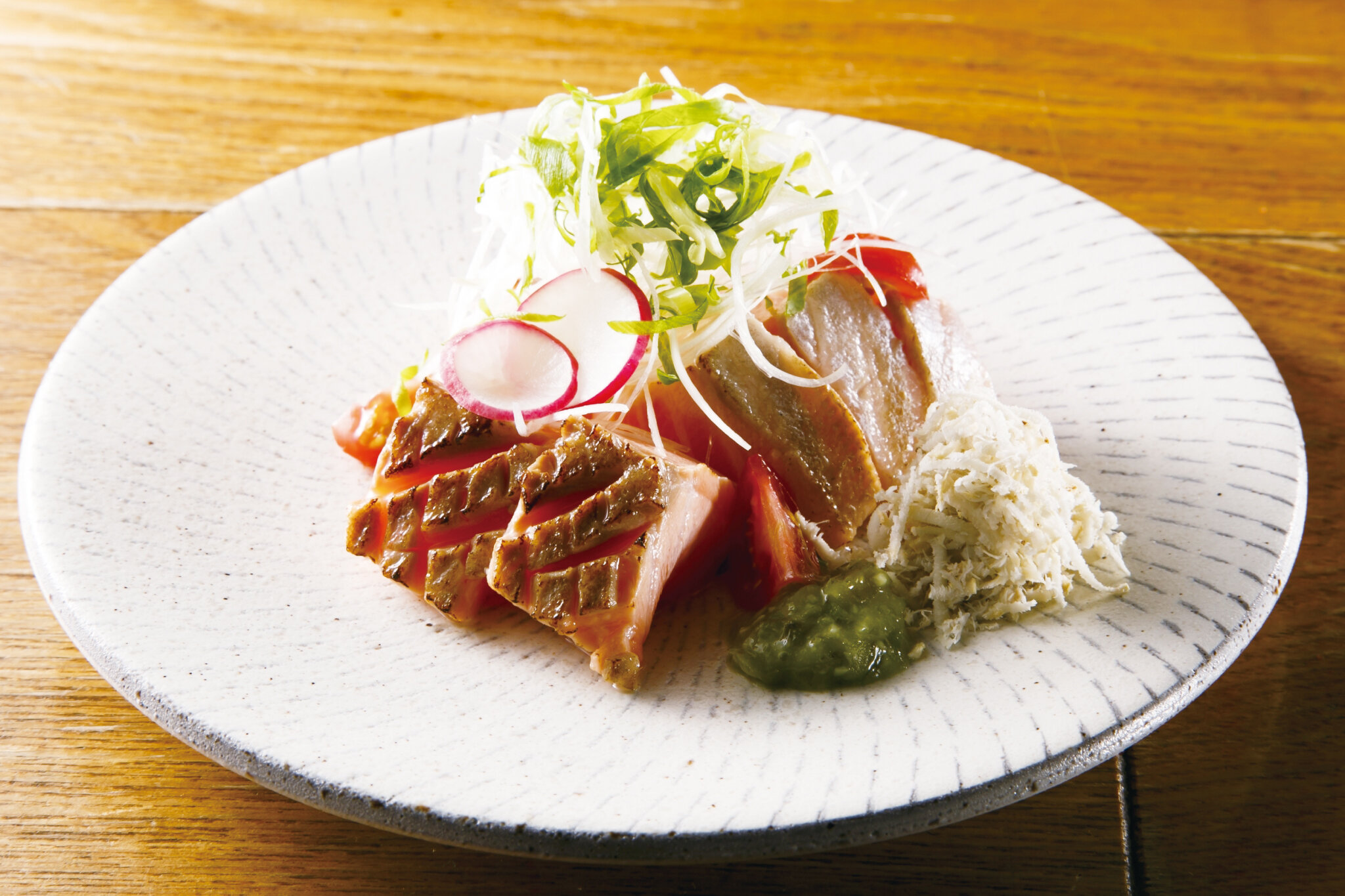 炙りサーモン山ワサビ Grilled Salmon Sashimi with Horse Radish from Hokkaido ($14)