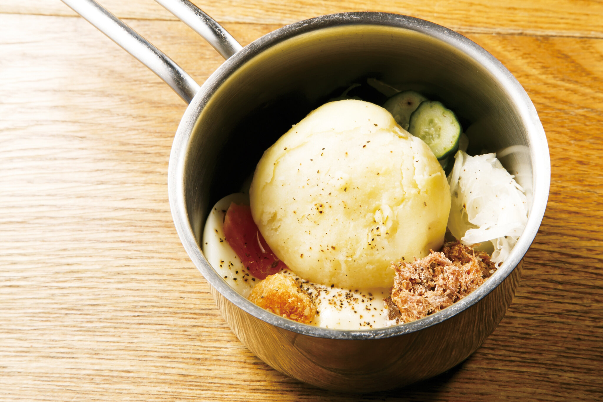 温ポテトサラダ Potato Salad (Warm) ($9)