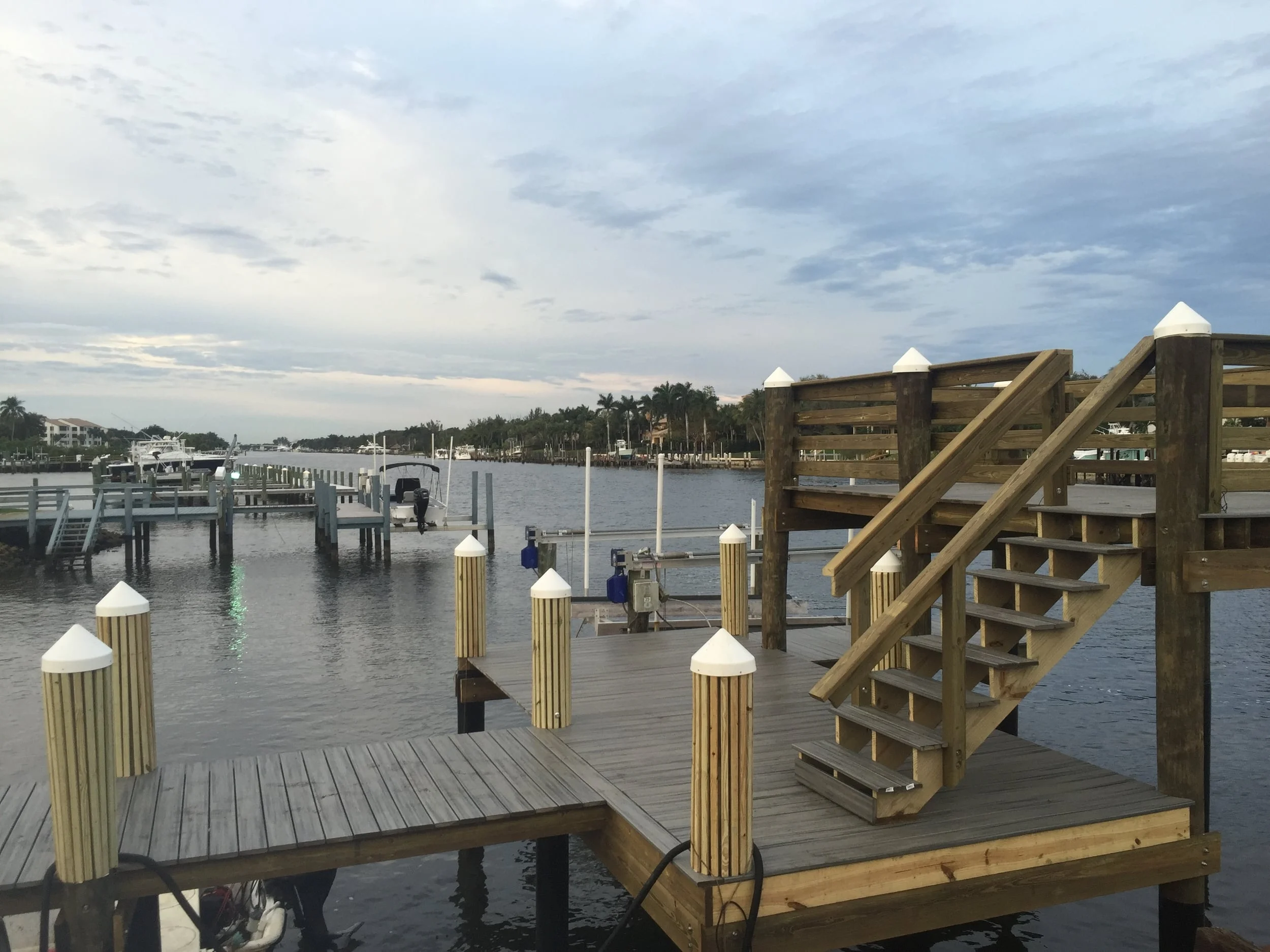 RESIDENTIAL DOCK & BOAT LIFT