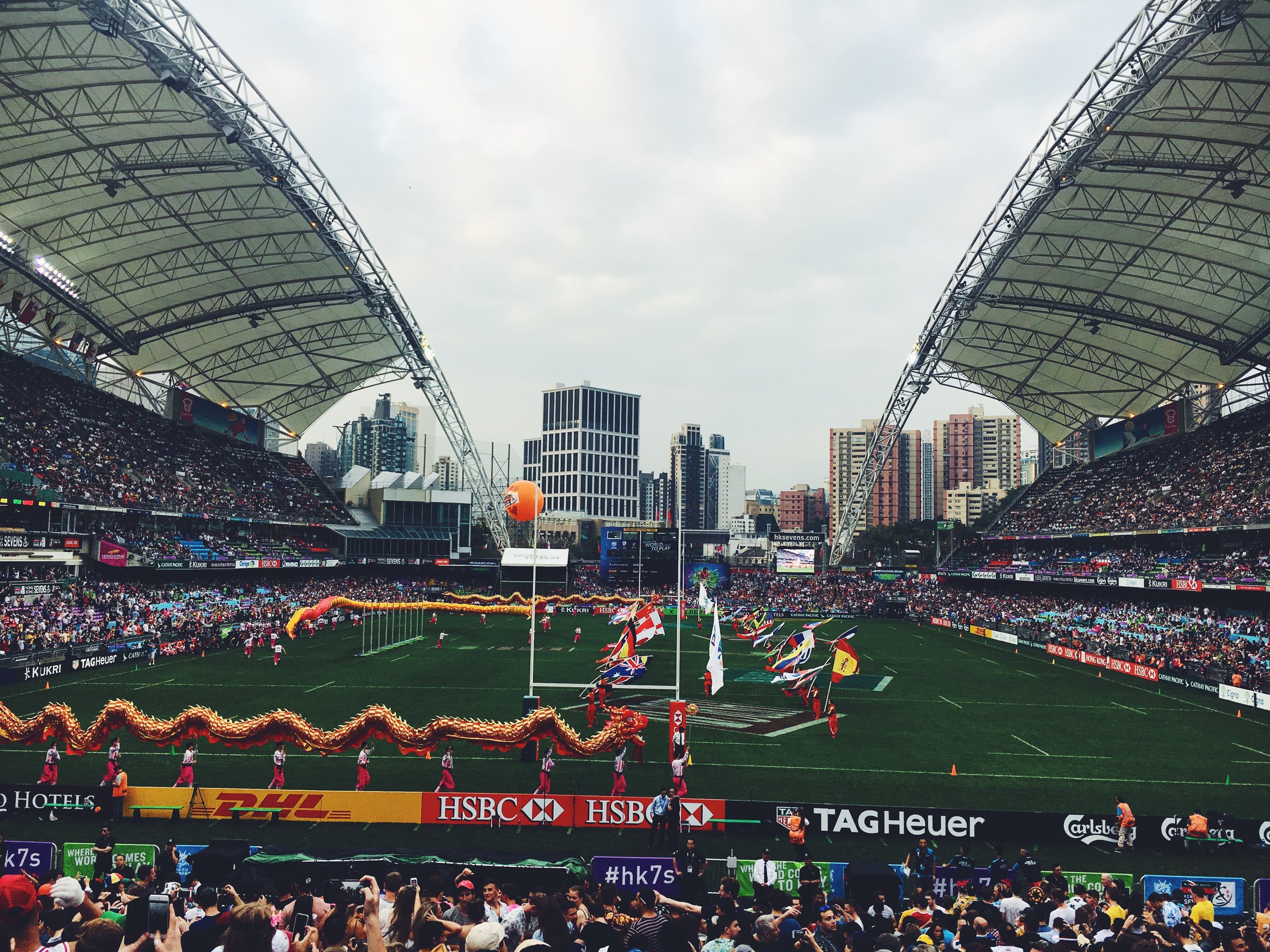 It's not a 7s without a dragon dance.